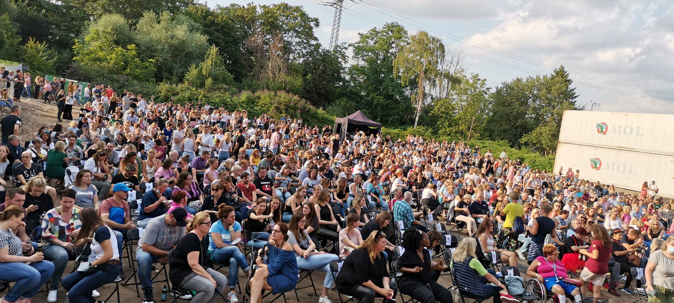 "Loss mer helfe"-Benefizkonzert an der Südbrücke