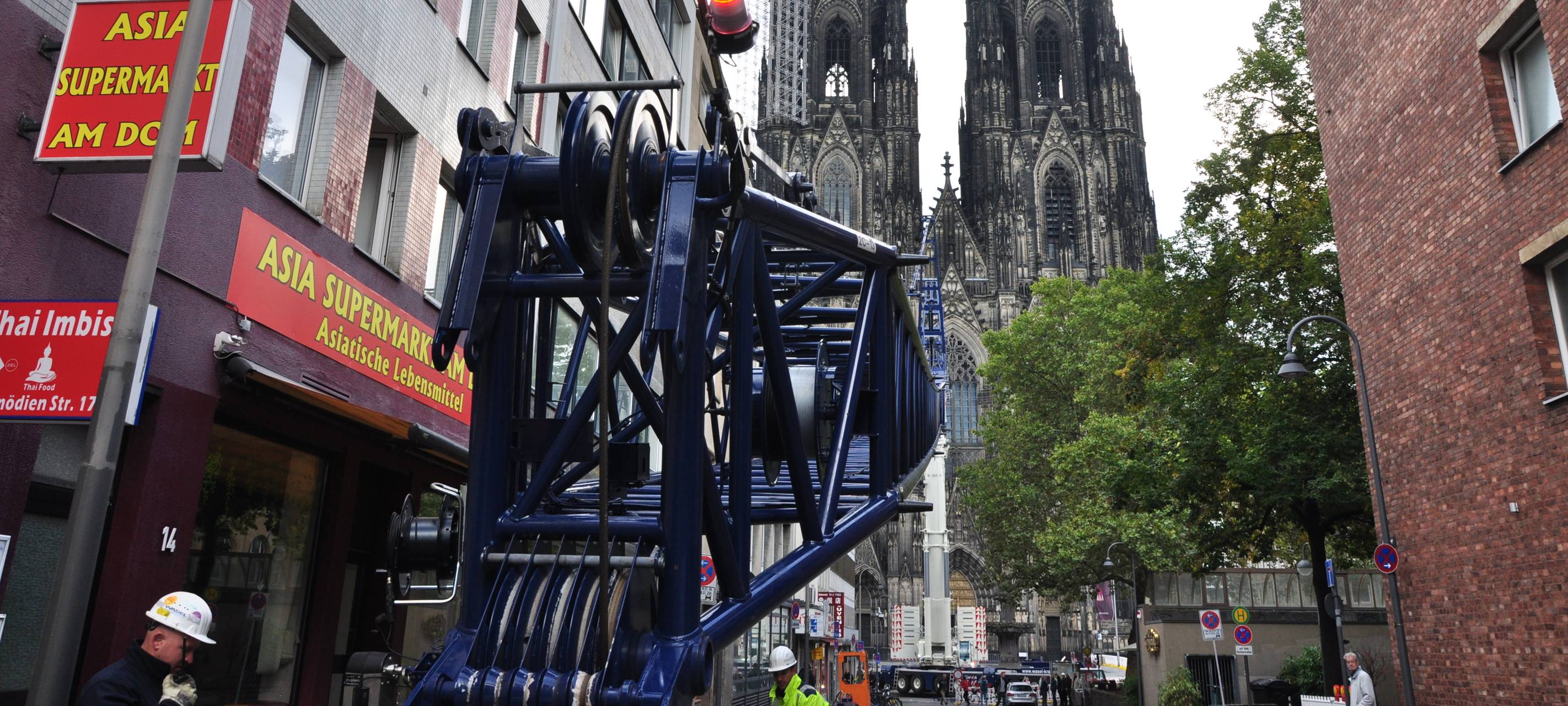 Dombaumeister freut sich über Gerüstabbau