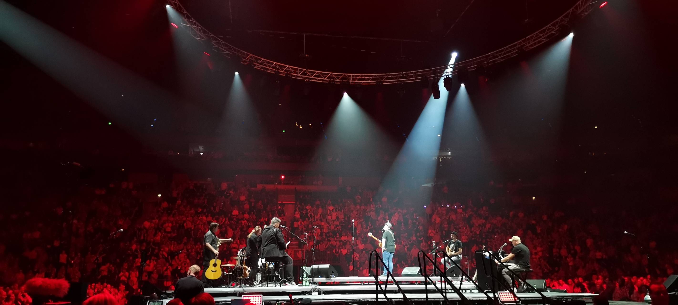 12.600 Musik-Fans feiern in LANXESS arena