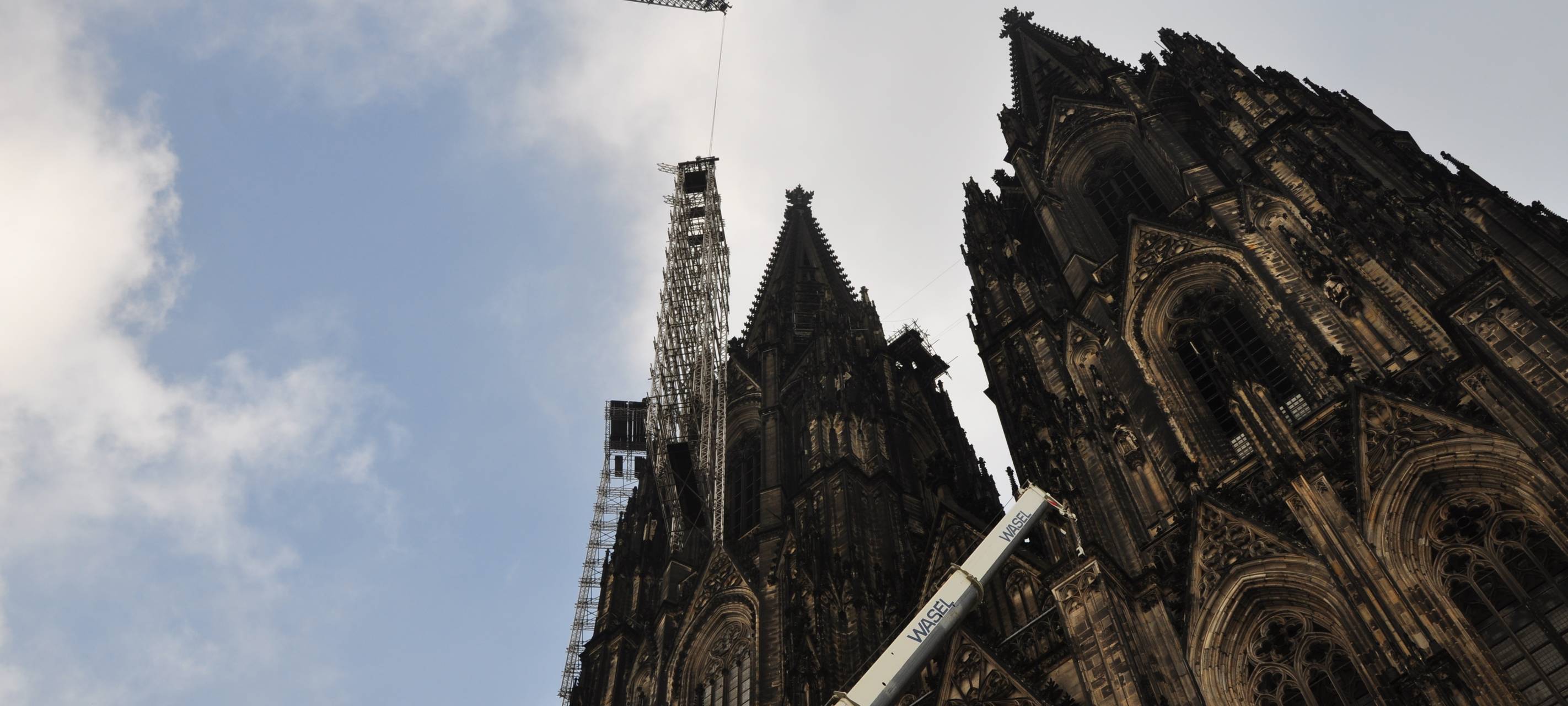 Dombaumeister freut sich über Gerüstabbau