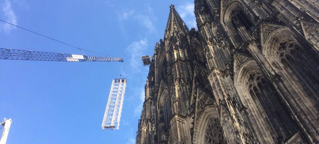Dombaumeister freut sich über Gerüstabbau