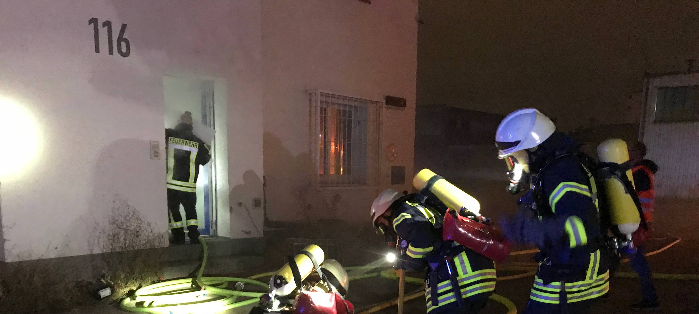 Keine Verletzten bei Garagenbrand in Porz