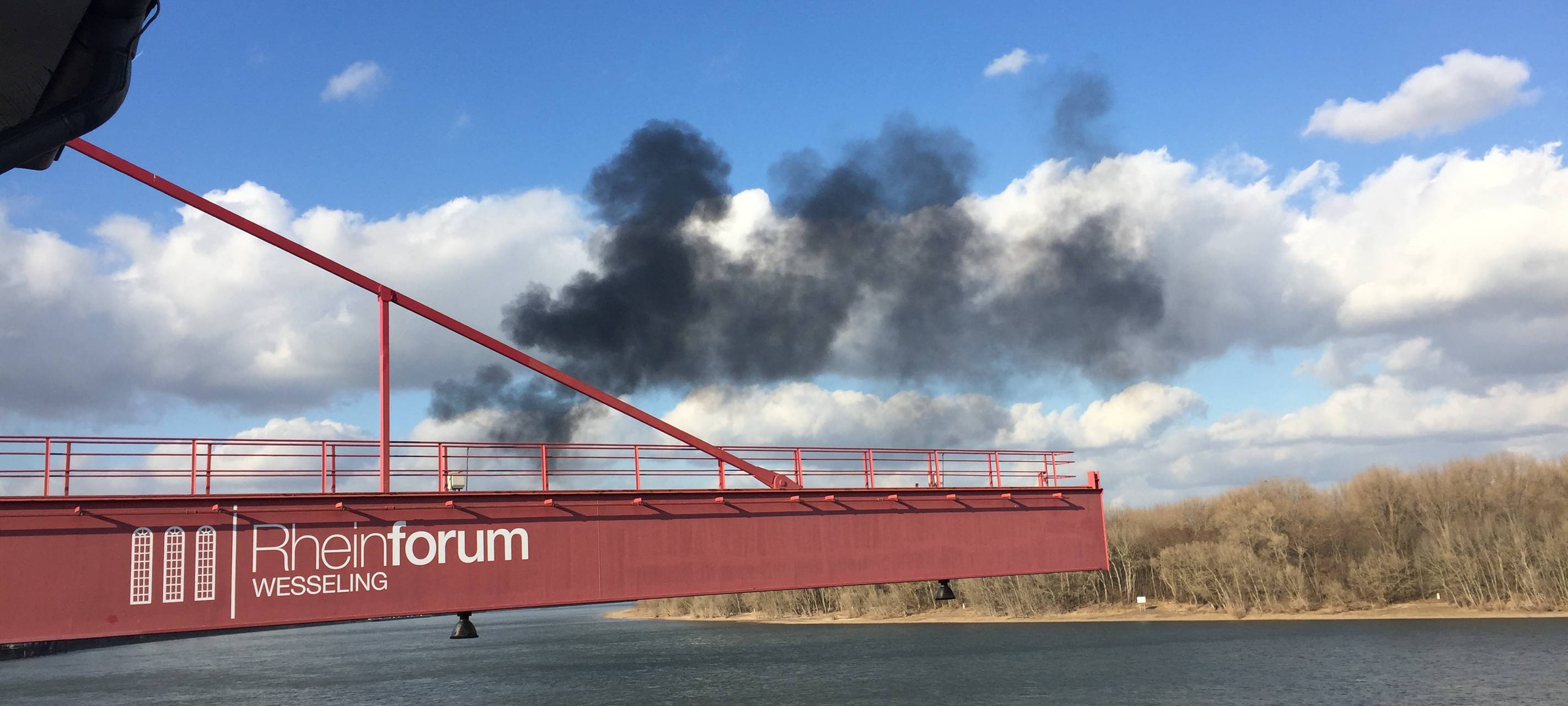 Feuerschein und Lärm in Wesseling