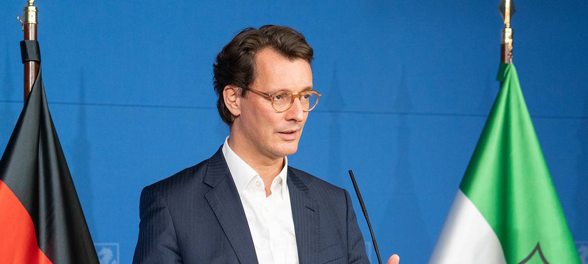 NRW bereitet sich auf Flüchtlinge vor - Schulministerium: Krieg thematisieren