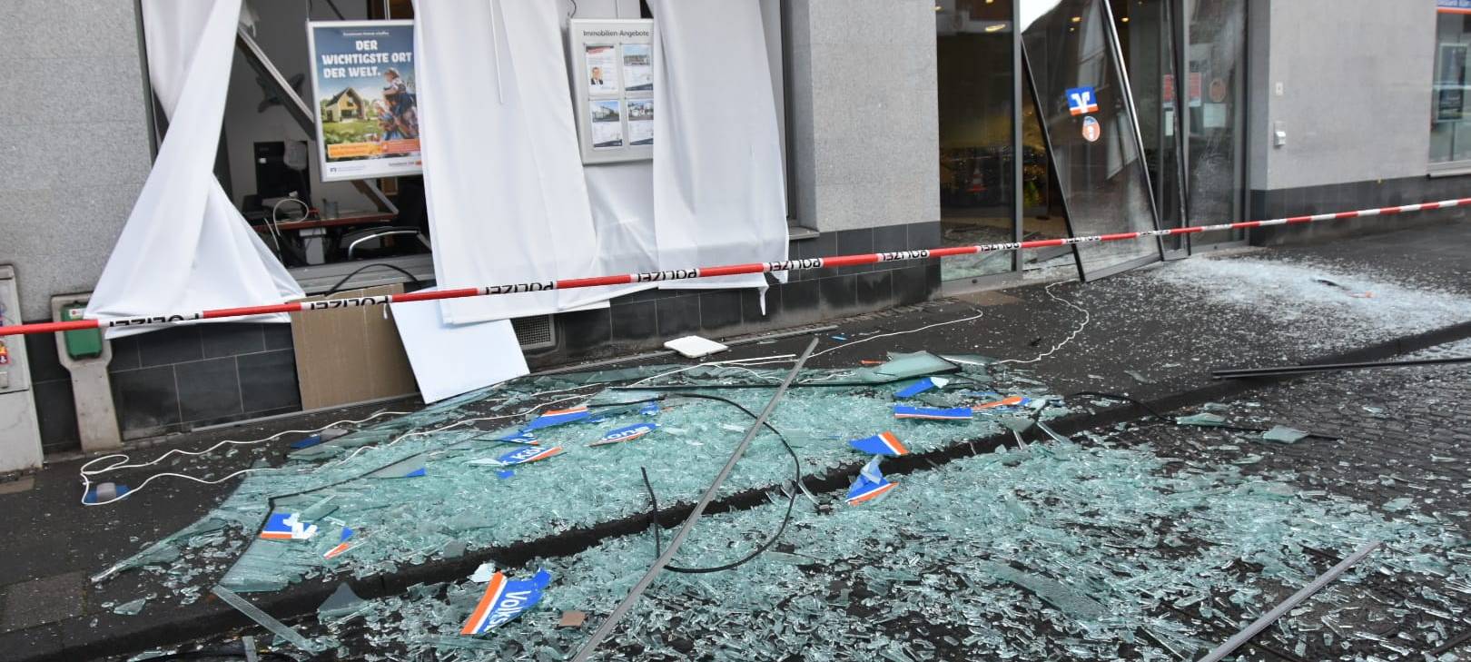 Unbekannte sprengen Geldautomaten in Brück