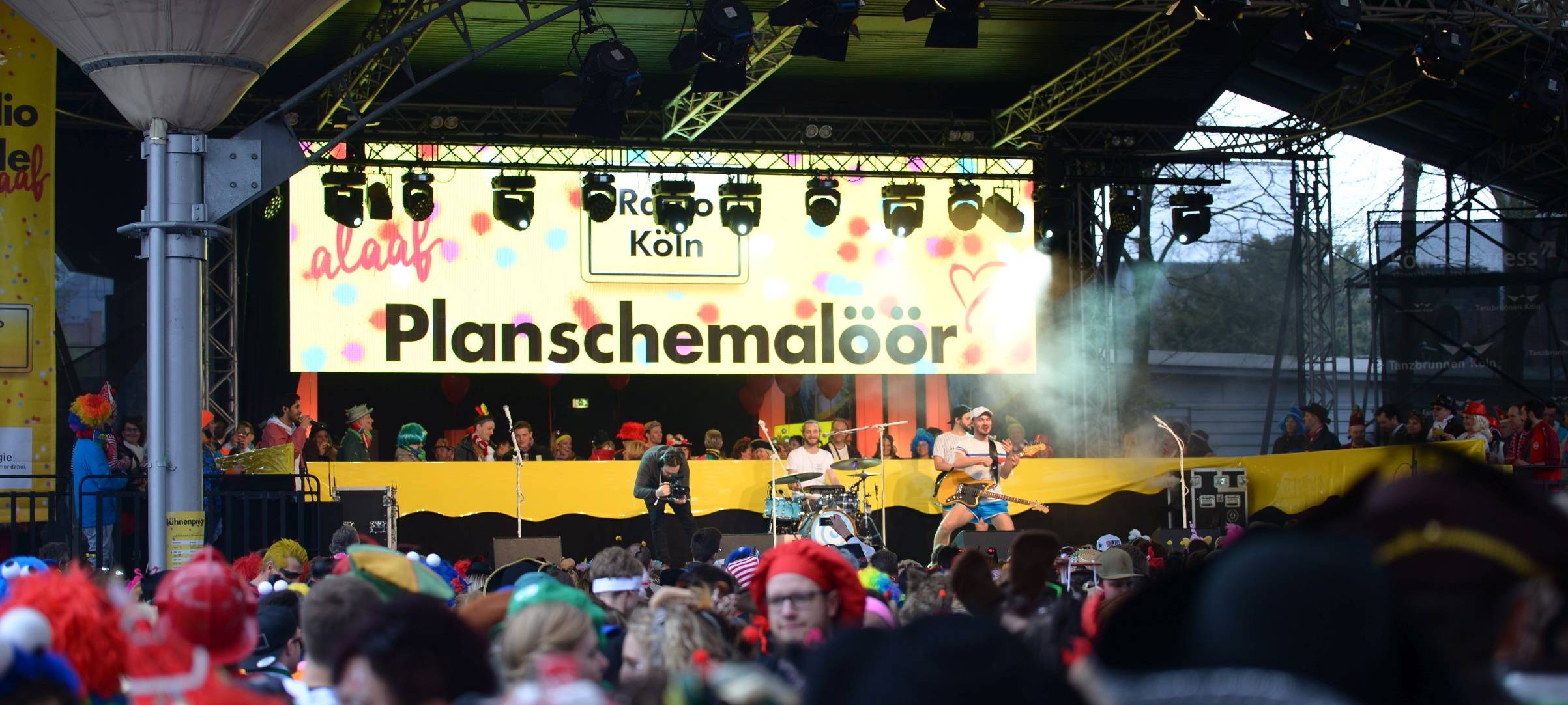 Tausende feiern mit Radio Köln am Tanzbrunnen