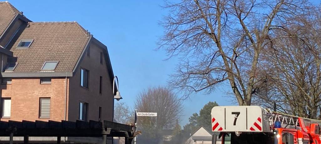 Porz-Zündorf: Brand in Tiefgarage