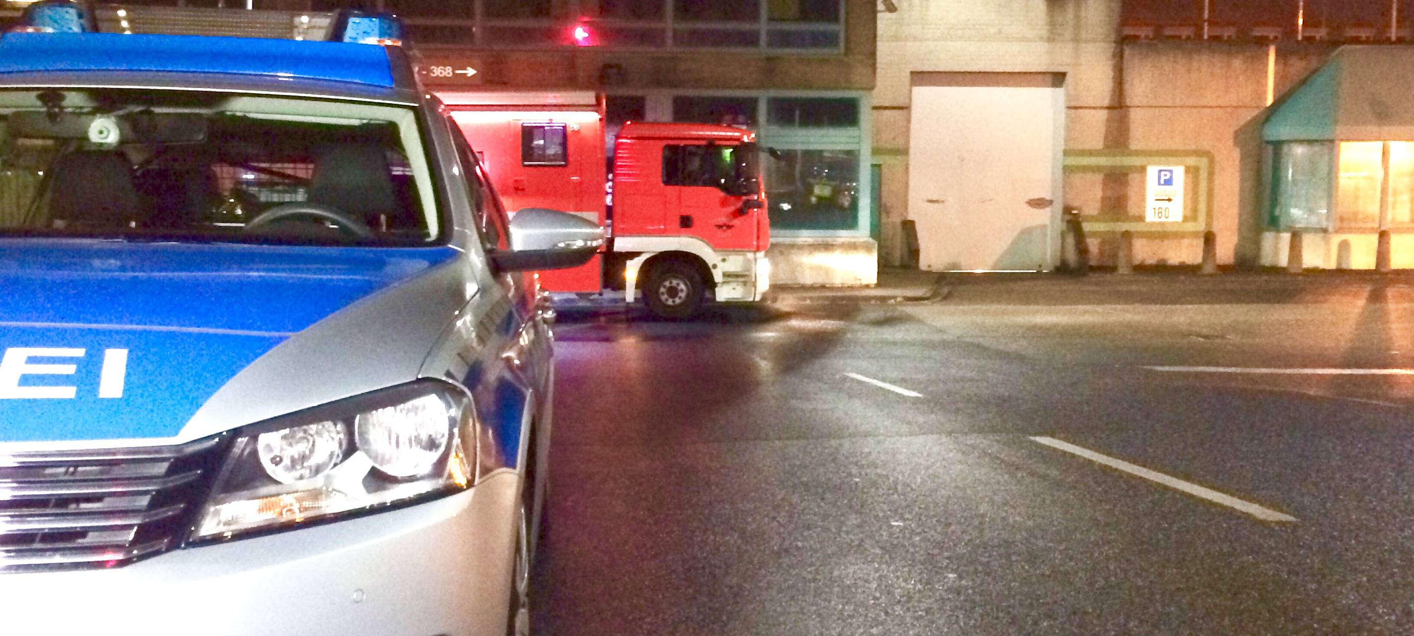 Kurioser Unfall: Frau fährt auf gesperrter A1