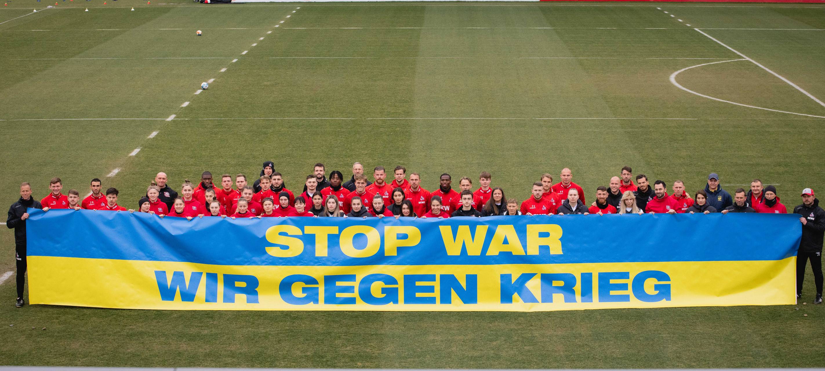1. FC Köln hilft ukrainischen Fußballspielerinnen