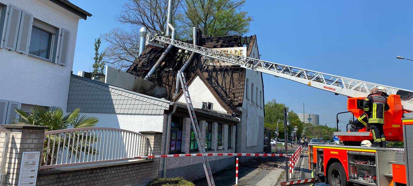 Ein Mensch bei Brand verletzt