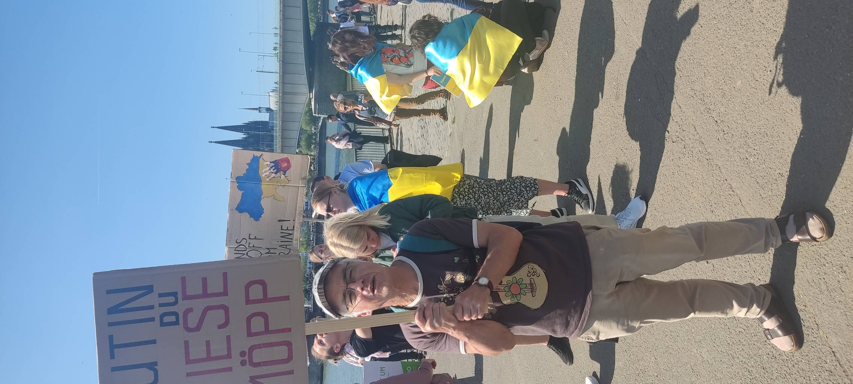Großdemonstrationen zum Ukraine-Krieg in Köln