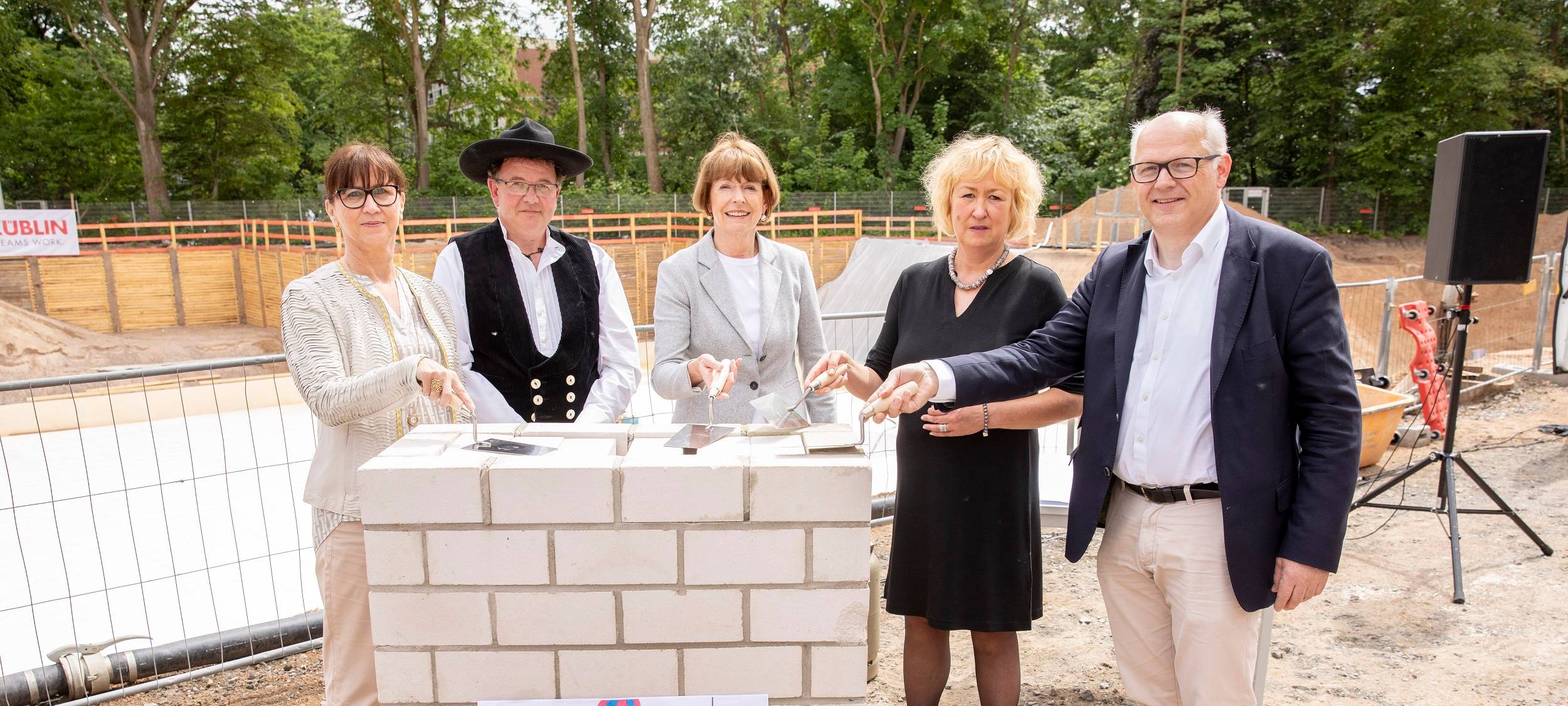 Schulbau: Erste Erweiterung gestartet