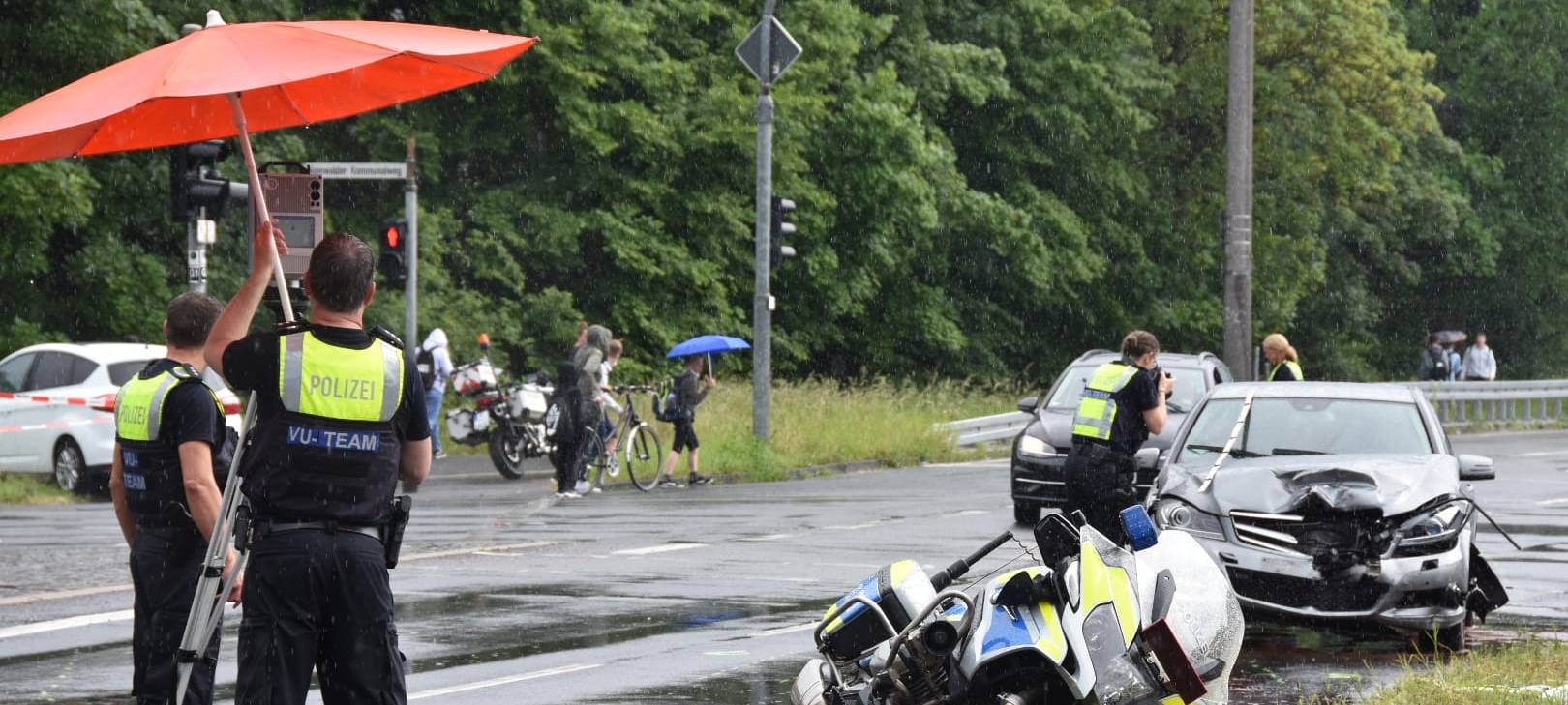 Motorradpolizistin verunglückt im Einsatz