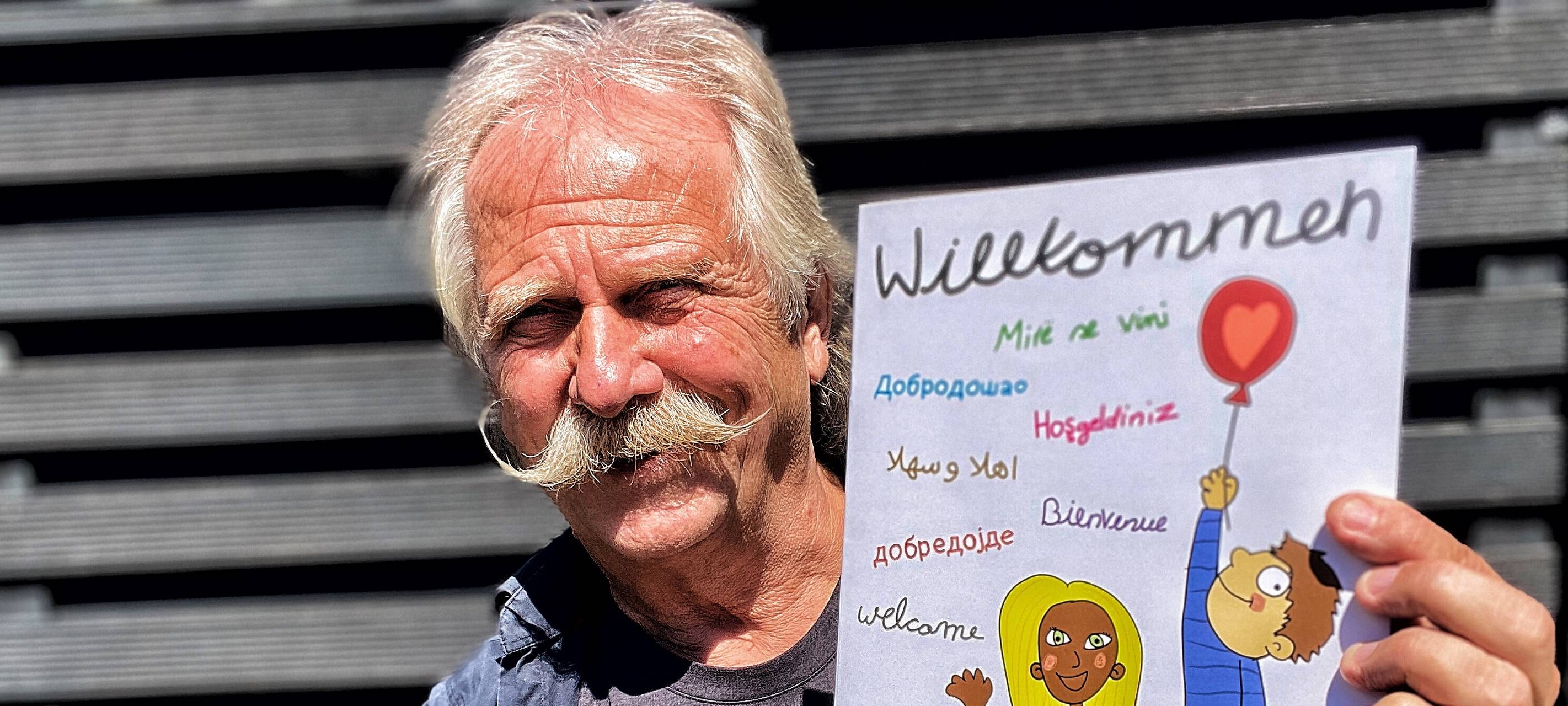 Henning Krautmacher unterstützt Willkommensbuch