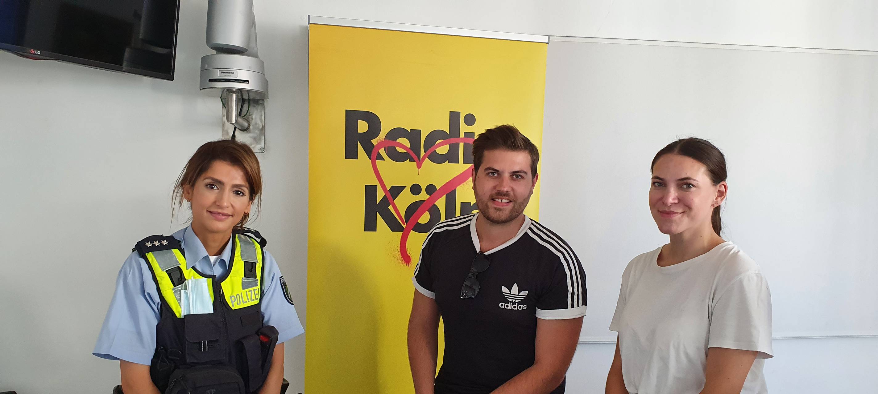 Die "tanzende Polizistin" im Interview