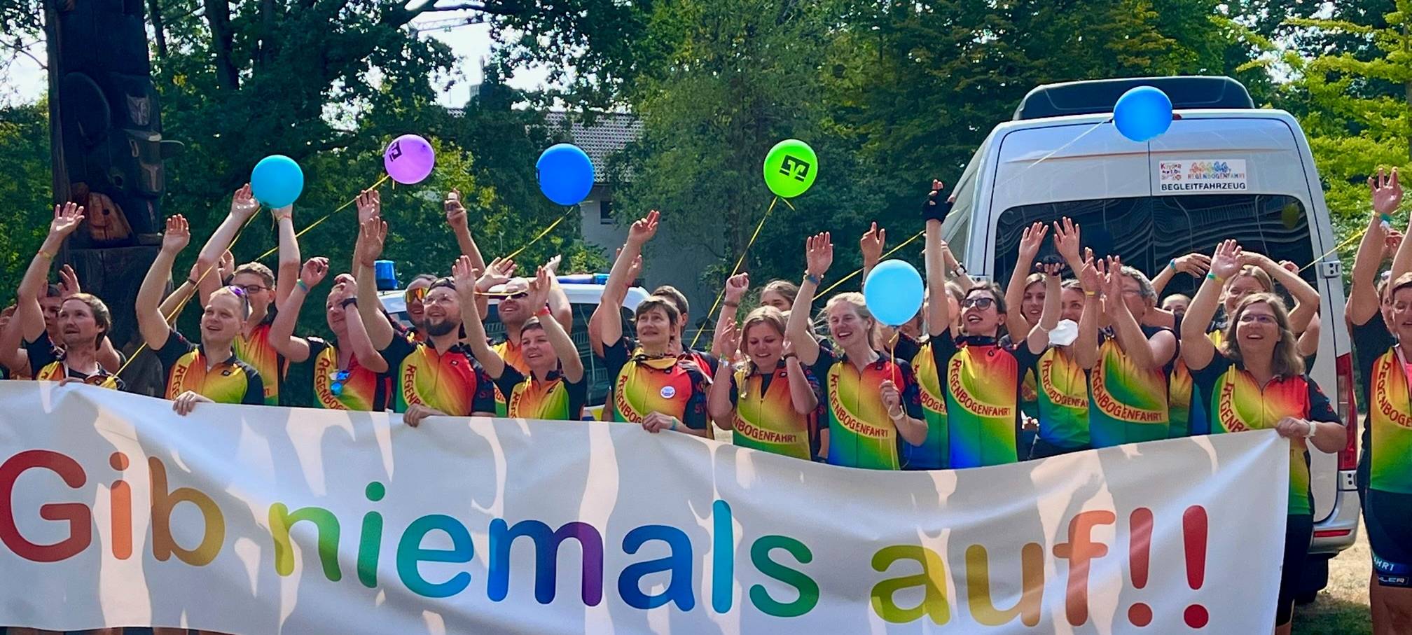 30. Regenbogenfahrt erreicht Kölner Kliniken