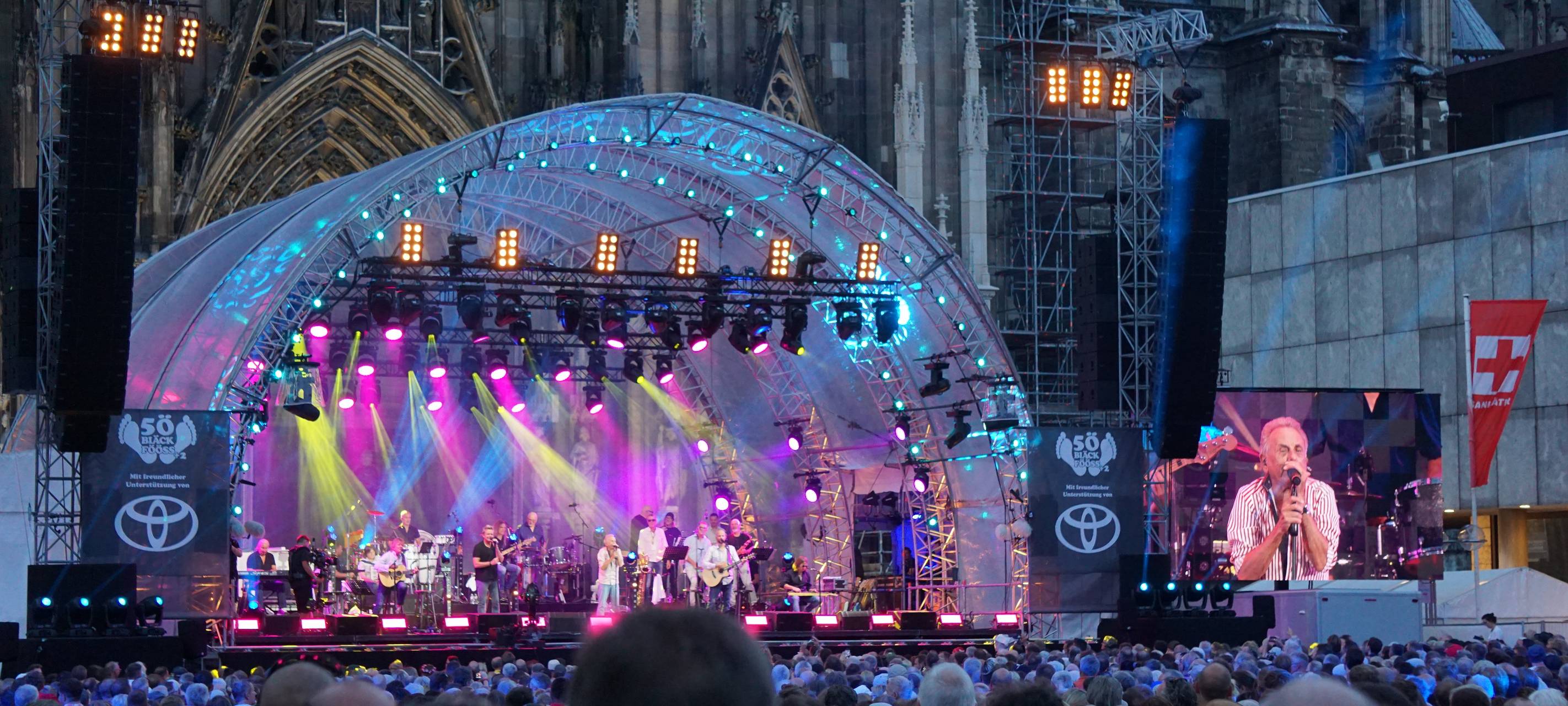 Bläck Fööss-Jubiläum mit Tommy Engel auf dem Roncalliplatz