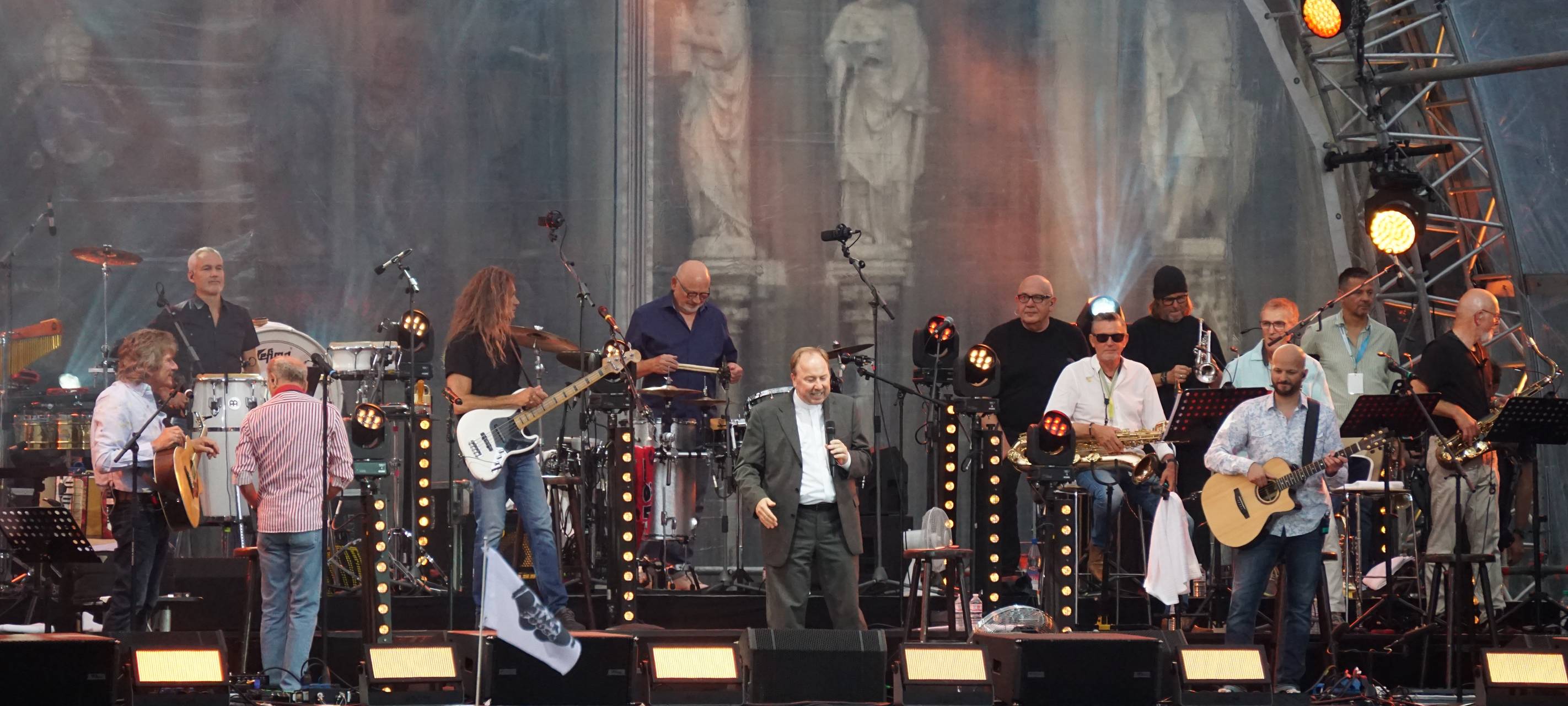 Bläck Fööss-Jubiläum mit Tommy Engel auf dem Roncalliplatz