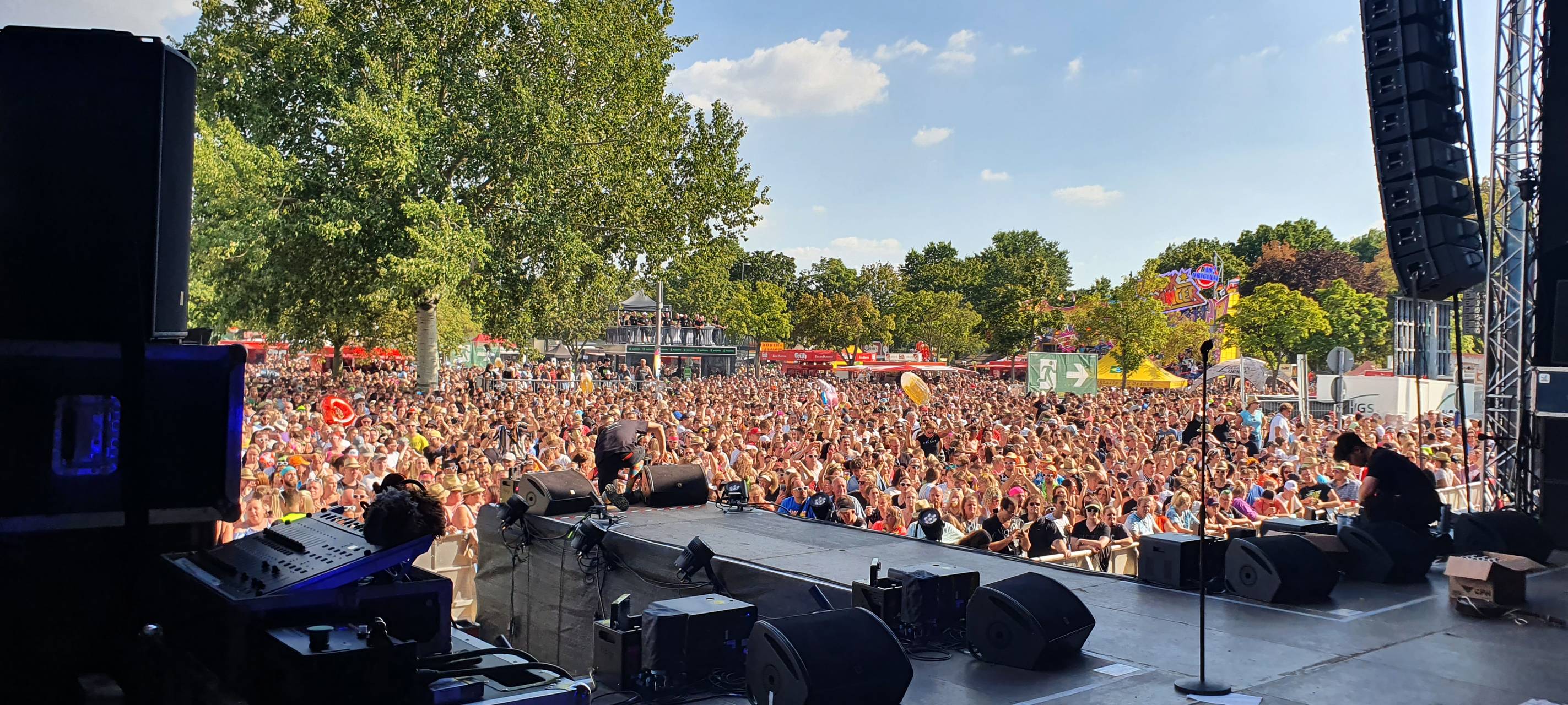Große 90er Live-Party am Fühlinger See