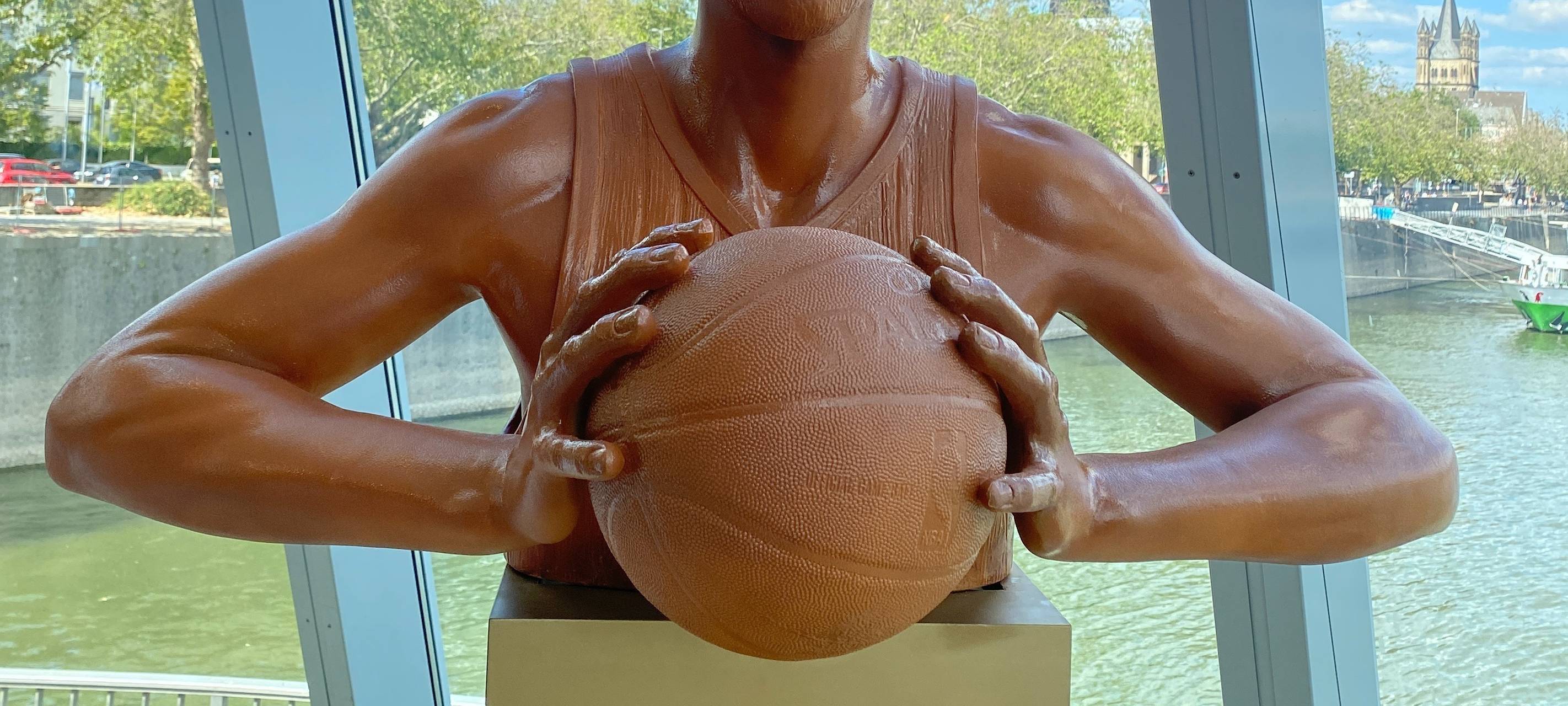 Erster Sieg für deutsche Basketballer - Dirk Nowitzki geehrt