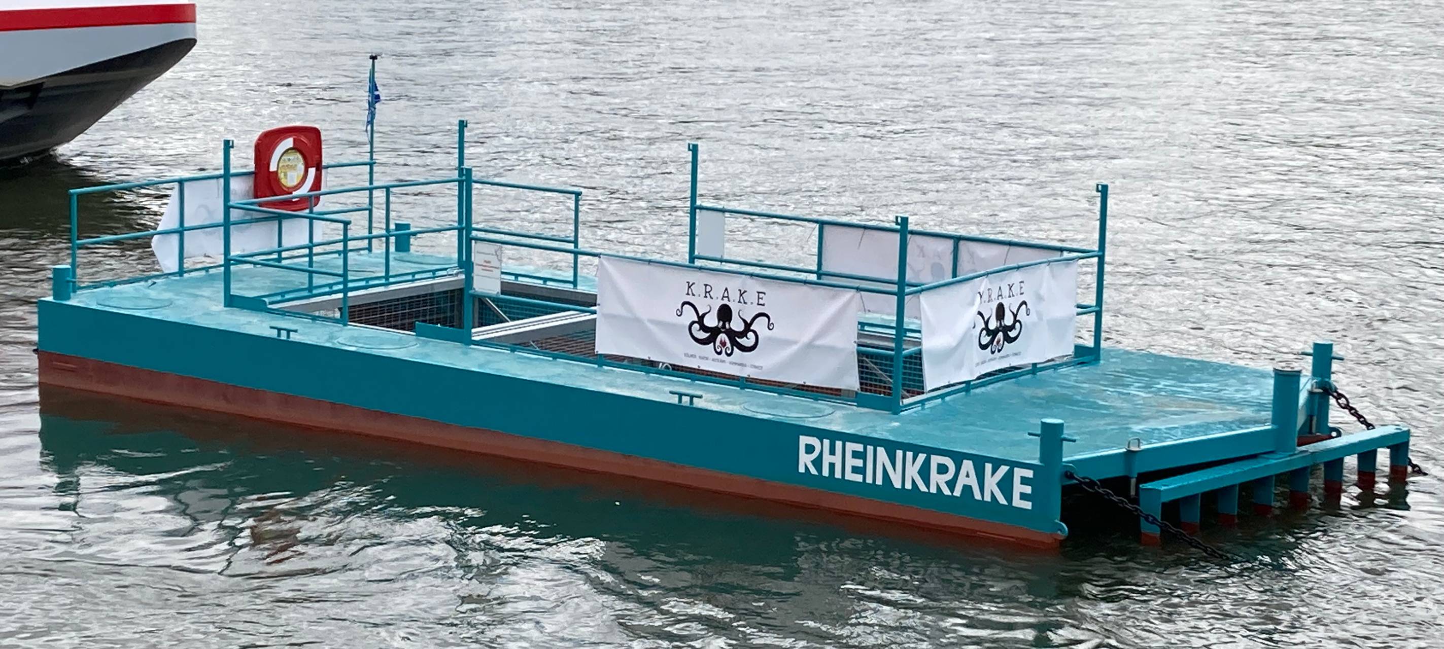 Müllfalle unter der Zoobrücke installiert