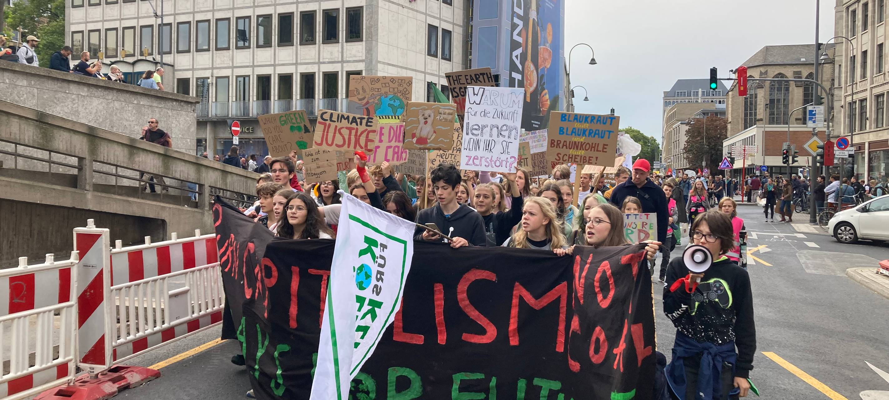 Fridays for Future beendet Sommerferien mit Demo in Deutz