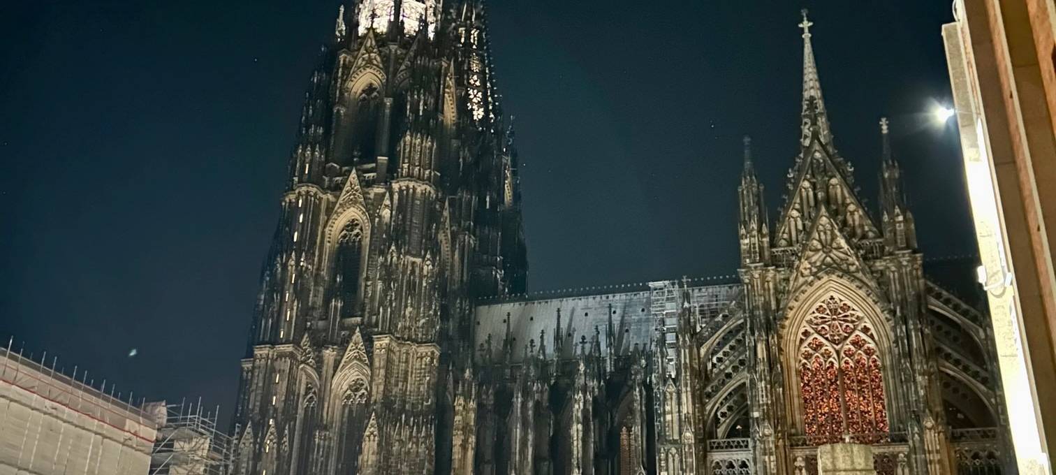 Dreikönigstag: Westportal des Doms wird angestrahlt