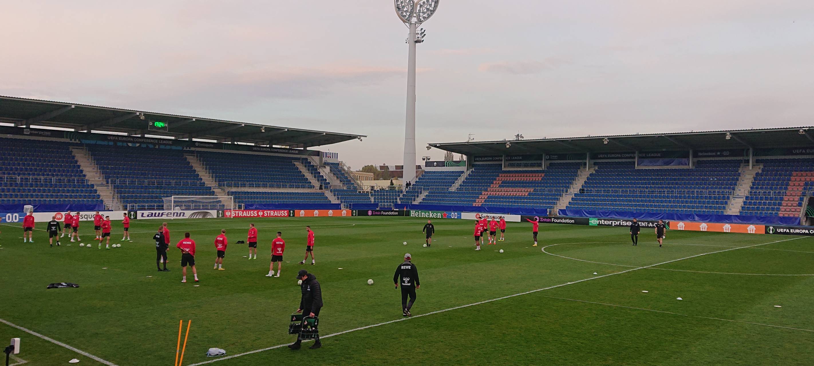 Partie von Köln beim 1. FC Slovacko wegen Nebels verschoben