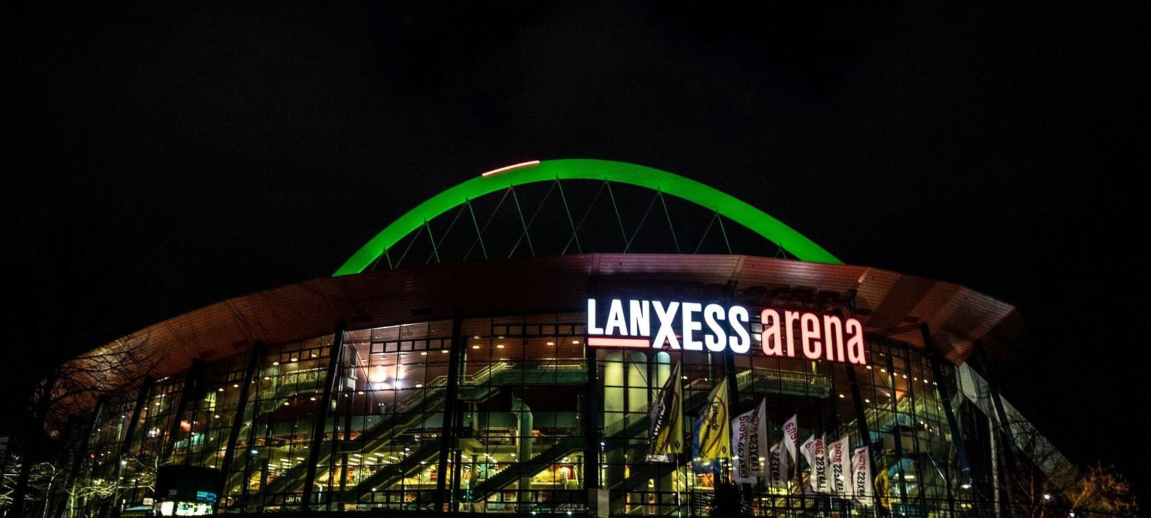 LANXESS arena stockt Besucherzahlen auf