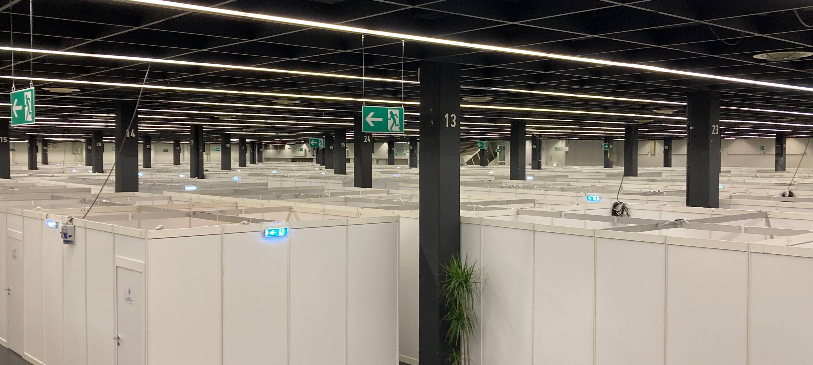 Geflüchtete ziehen wieder in Messehalle ein