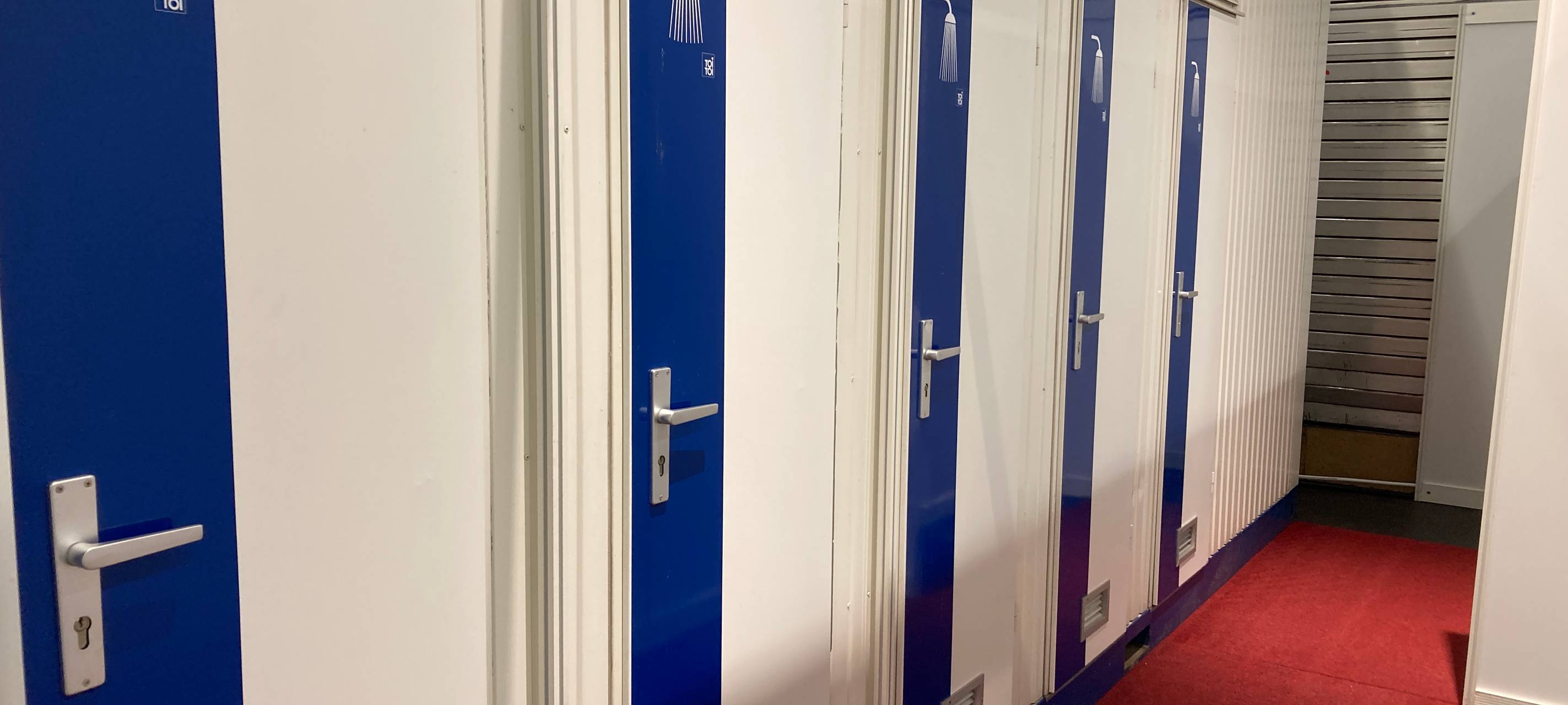 Geflüchtete ziehen wieder in Messehalle ein