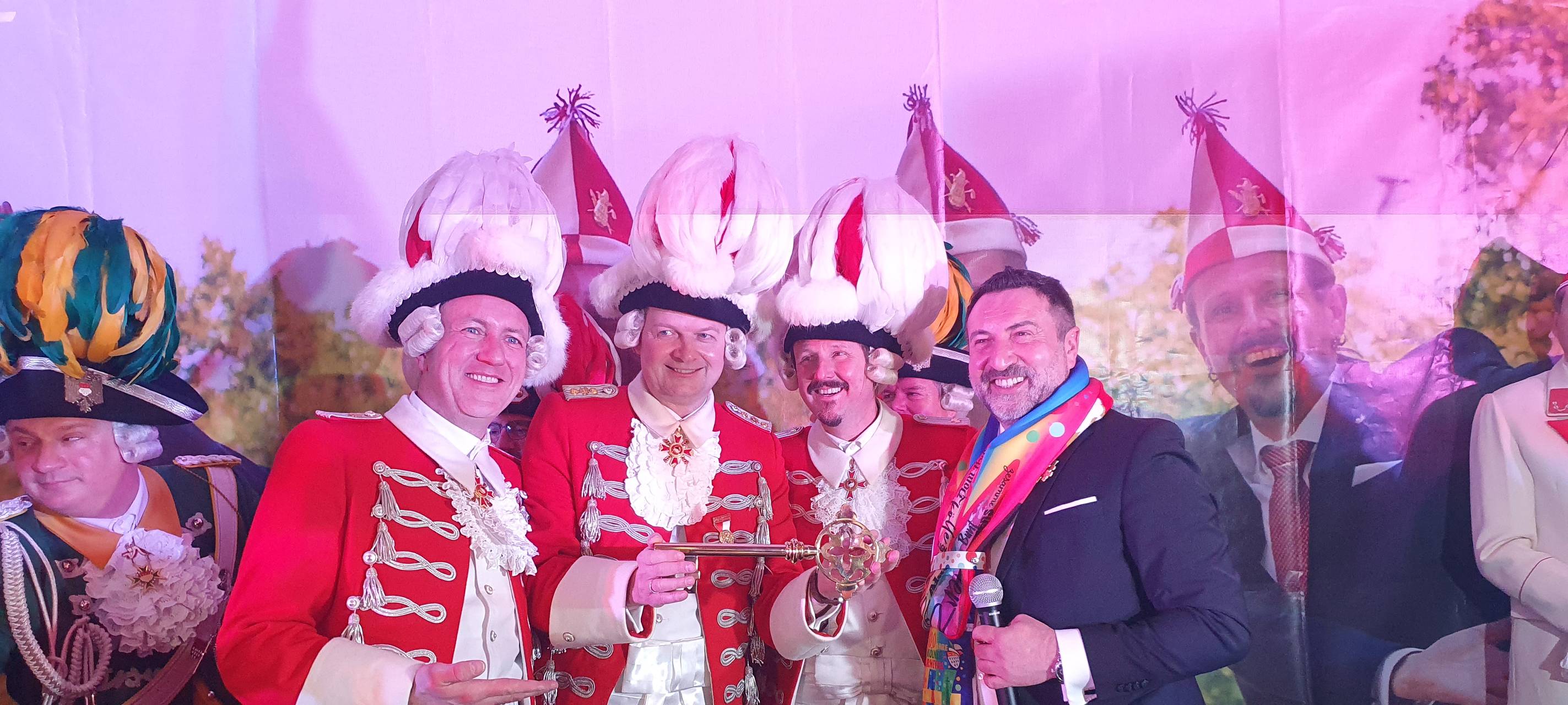 Designiertes Kölner Dreigestirn in Hofburg eingezogen