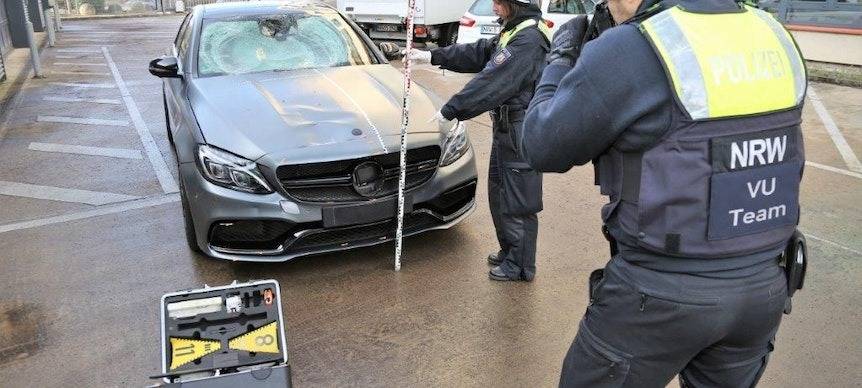 Junger Fahrer stellt sich nach tödlichem Unfall in Deutz