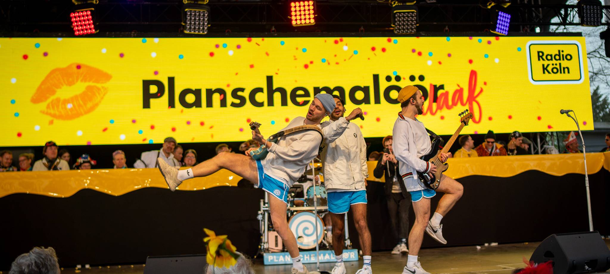 ALAAF! Unsere Weiberfastnachtsbühne am Tanzbrunnen