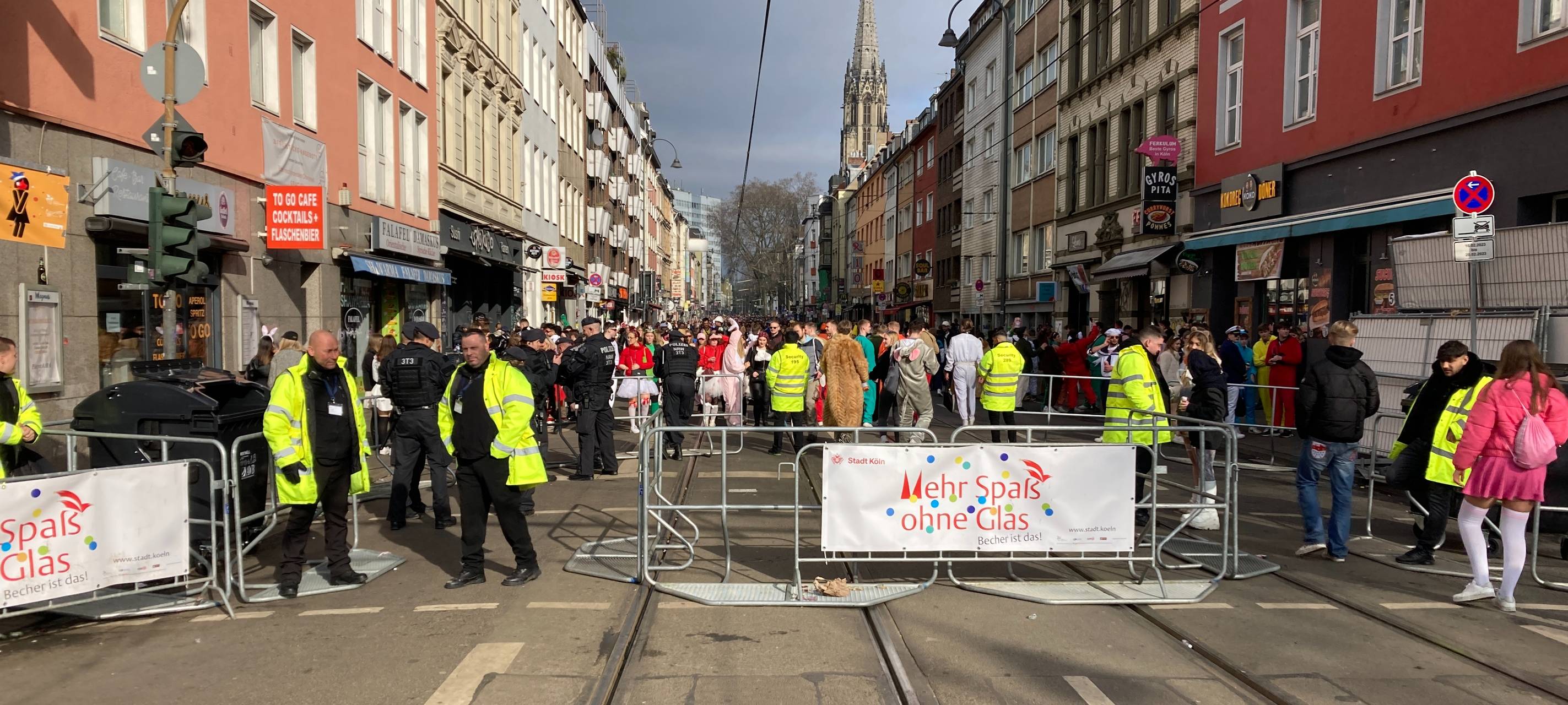 Stadt und Polizei: Weniger Weiberfastnachts-Einsätze