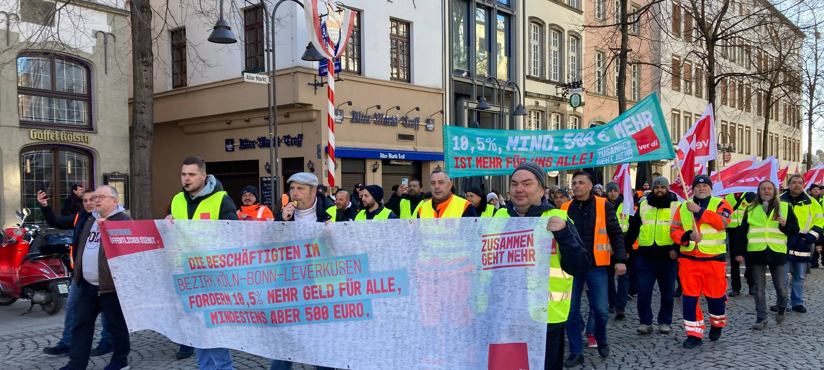 Tausend Menschen auf ver.di Kundgebung