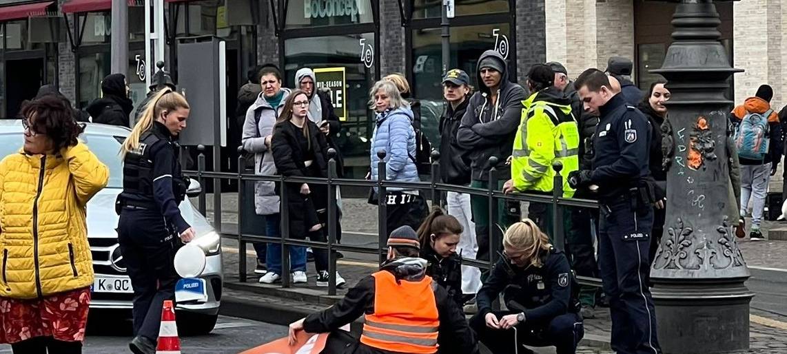 Klimaaktivisten am Rudolfplatz