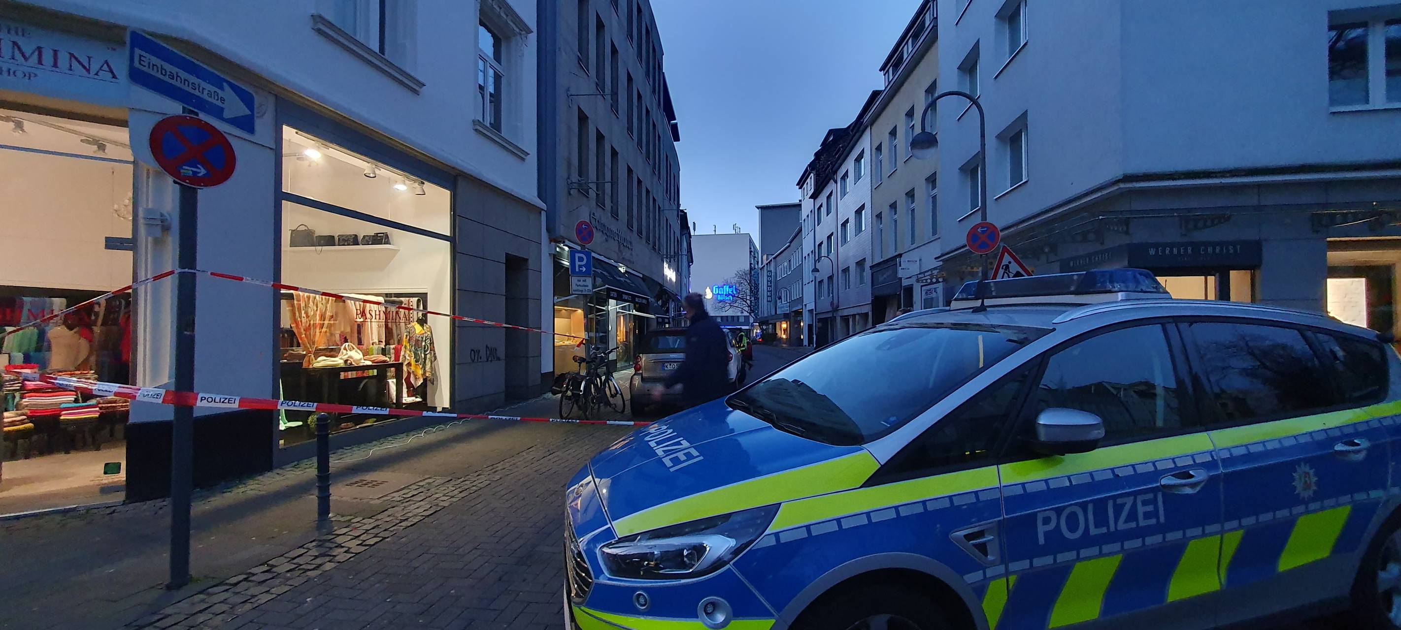 Kölner Polizei ermittelt nach Einbruch in Juweliergeschäft
