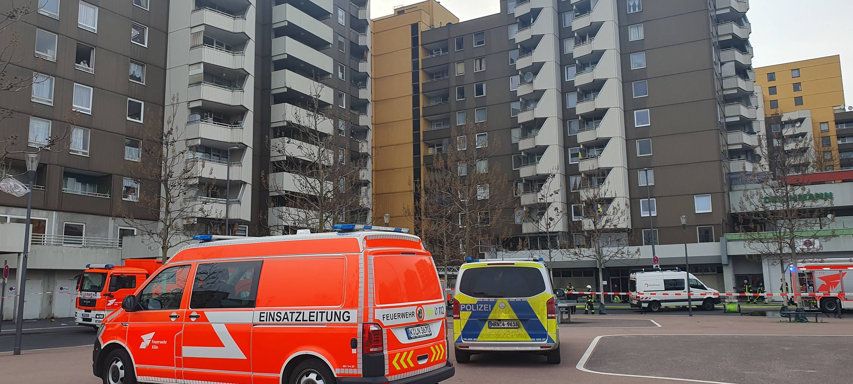 Feuerwehreinsatz in Chorweiler Hochhaus