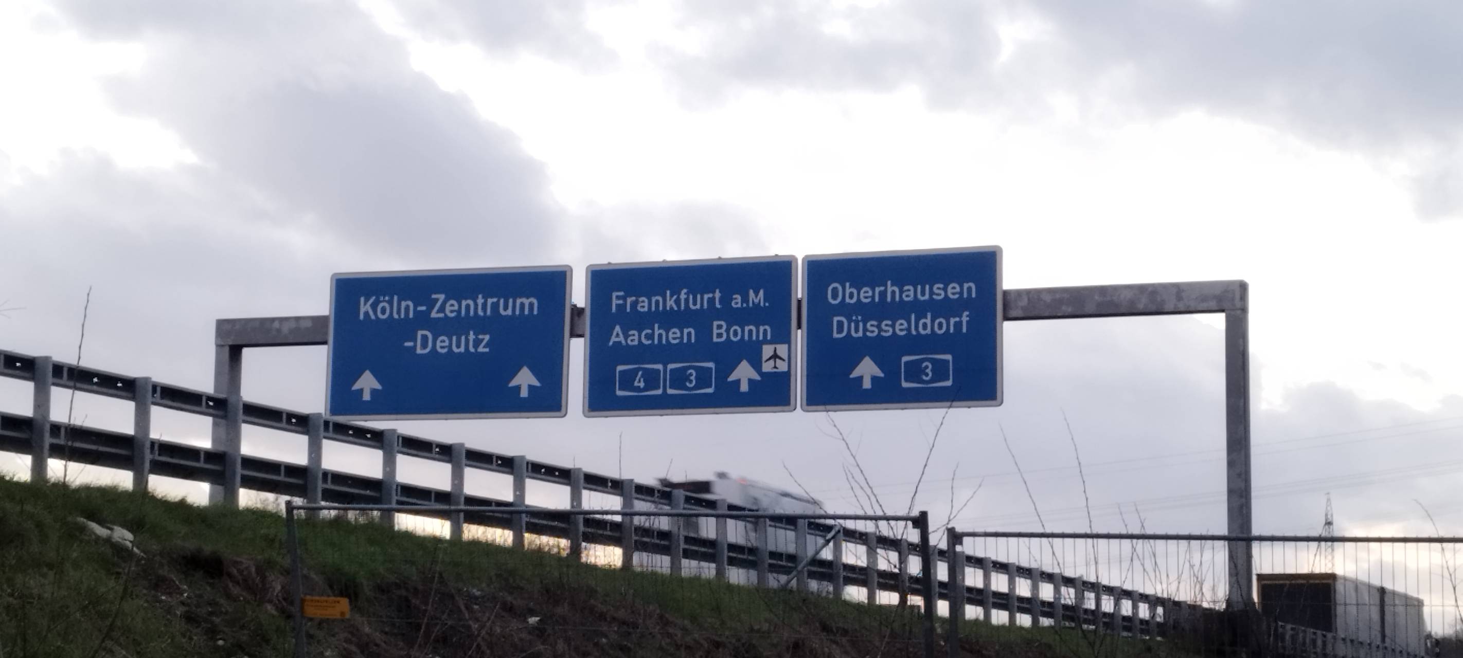 Autobahn 4: Auffahrt Refrath bleibt weiterhin gesperrt