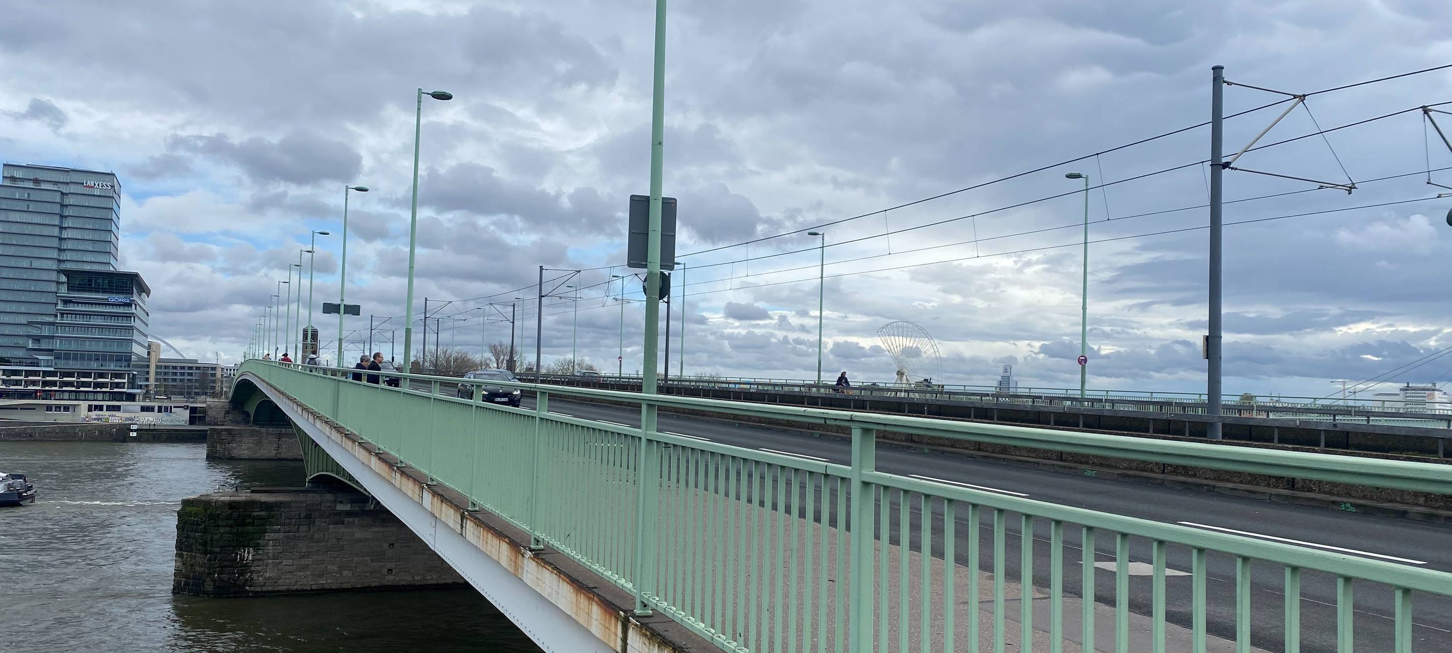 Rheinufertunnel und Deutzer Brücke gesperrt