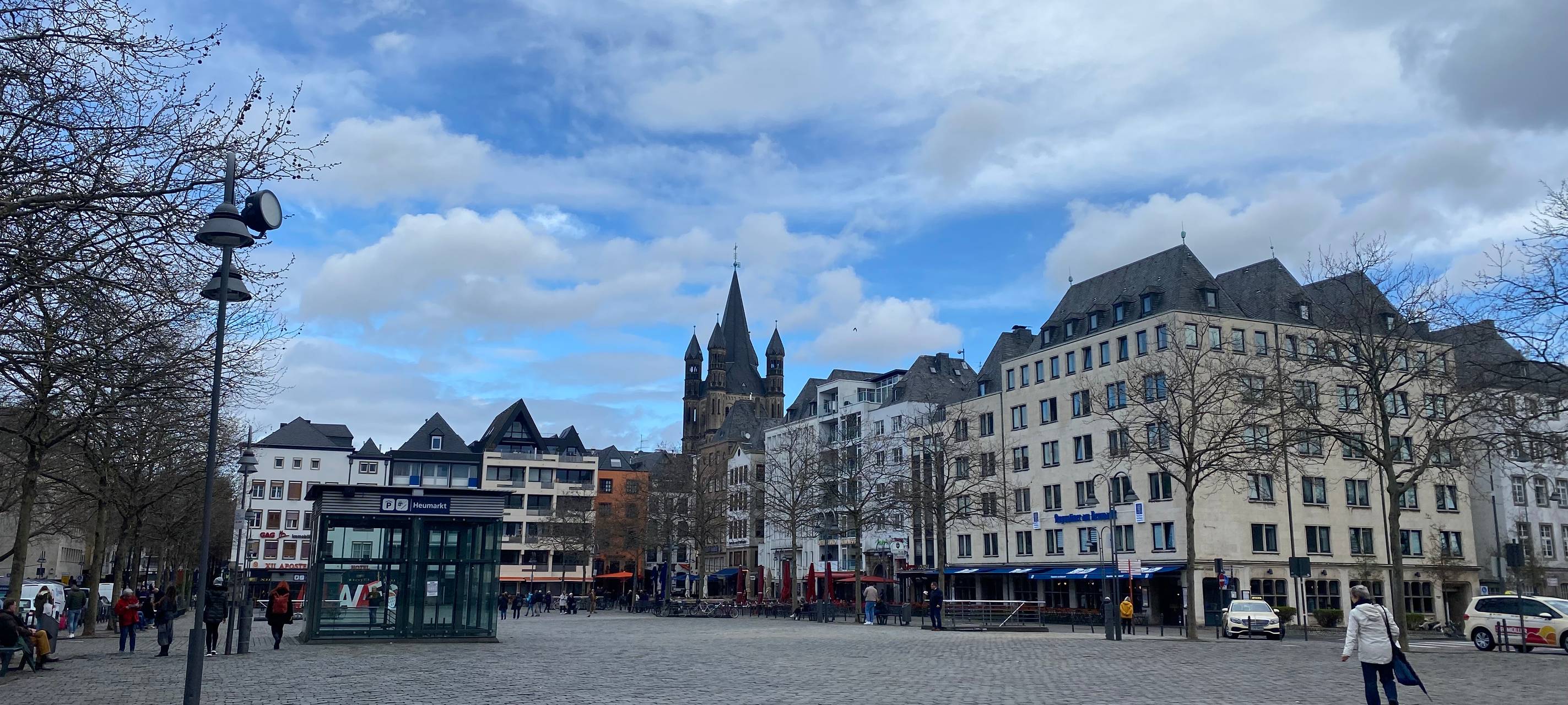 Begehung des Neumarkts: Locationsuche für Kölner Weinwoche