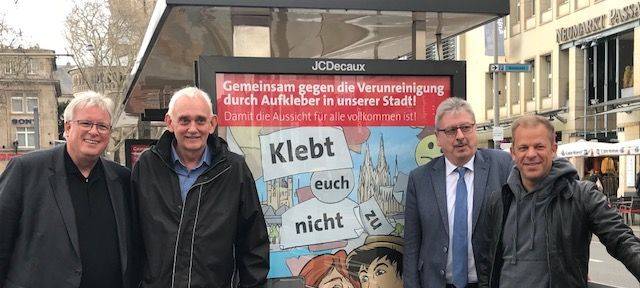 Aktion für mehr Sauberkeit und weniger Aufkleber