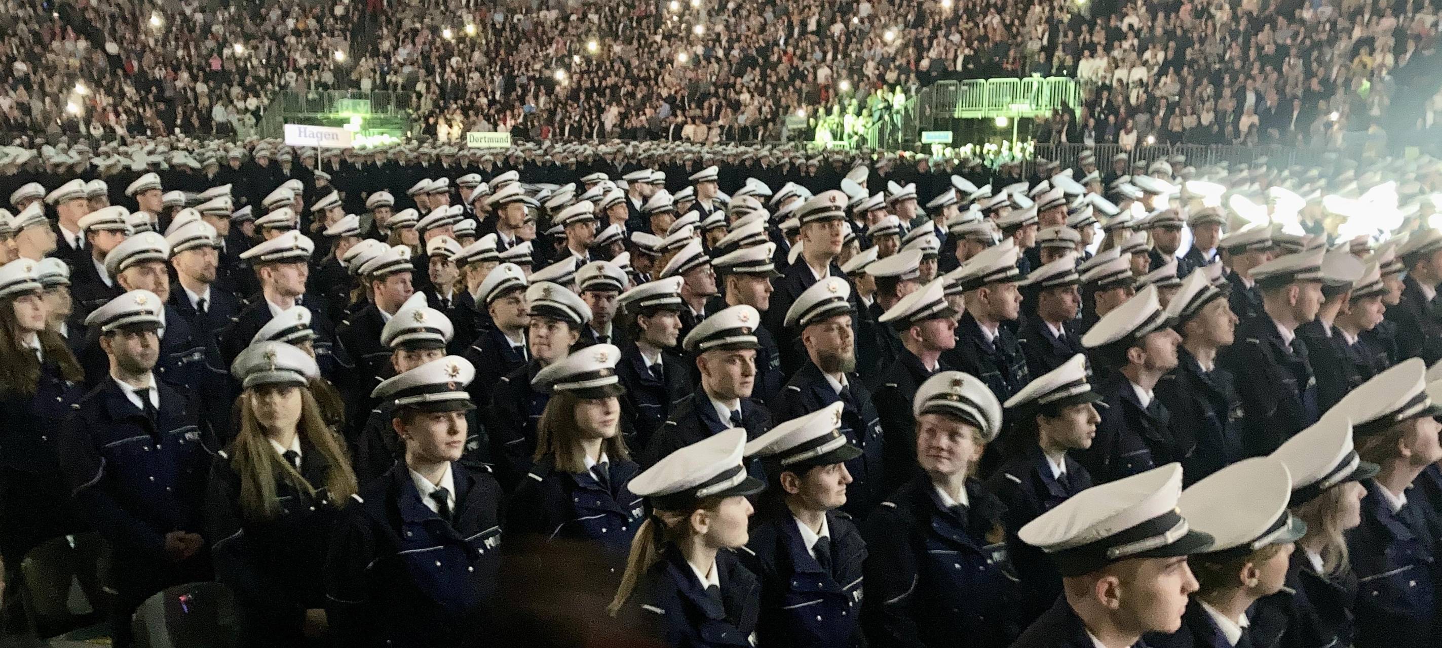 Größte Polizeivereidigung der Welt