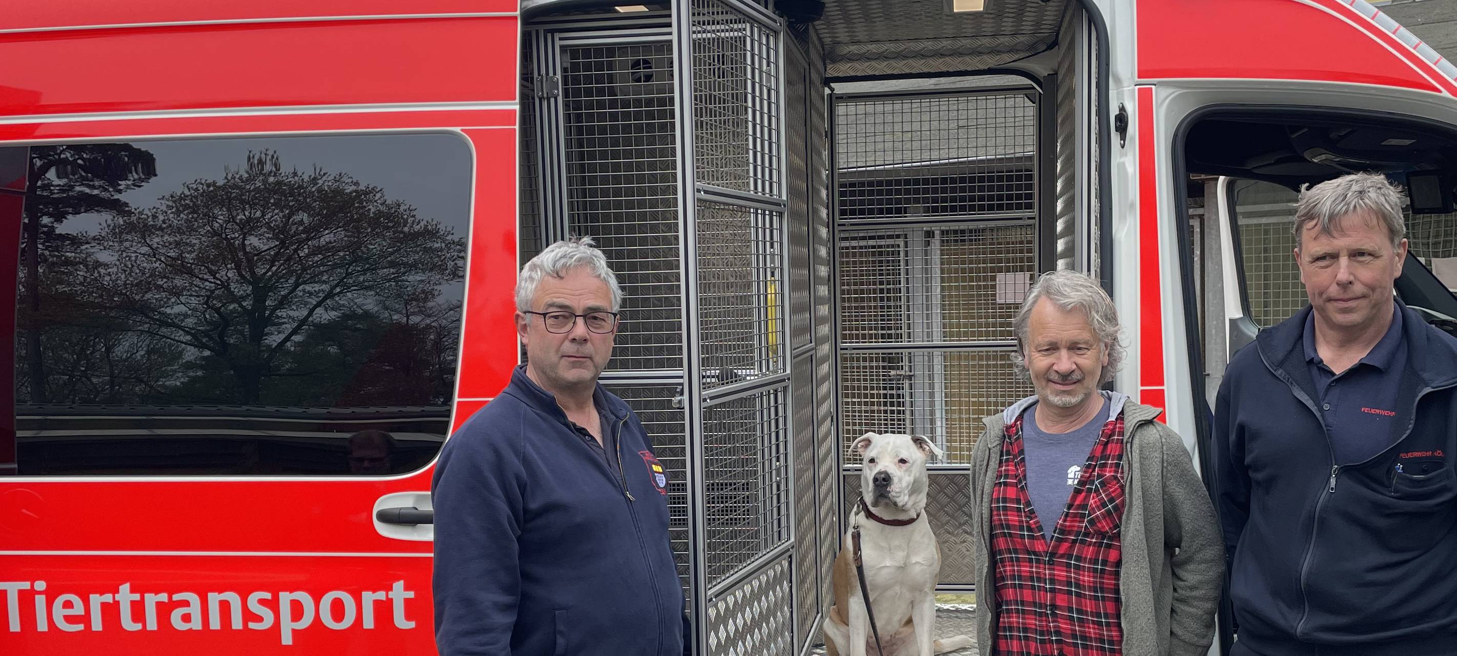 Die Kölner Feuerwehr hat einen neuen Tiertransporter