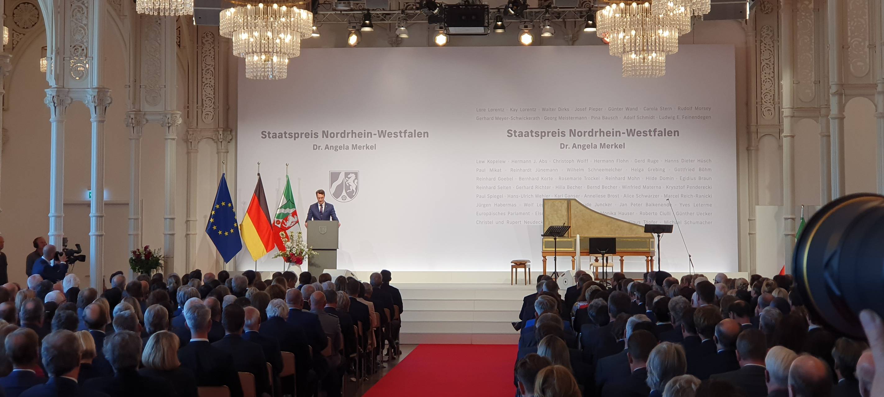 Angela Merkel bekommt NRW-Staatspreis in der Flora