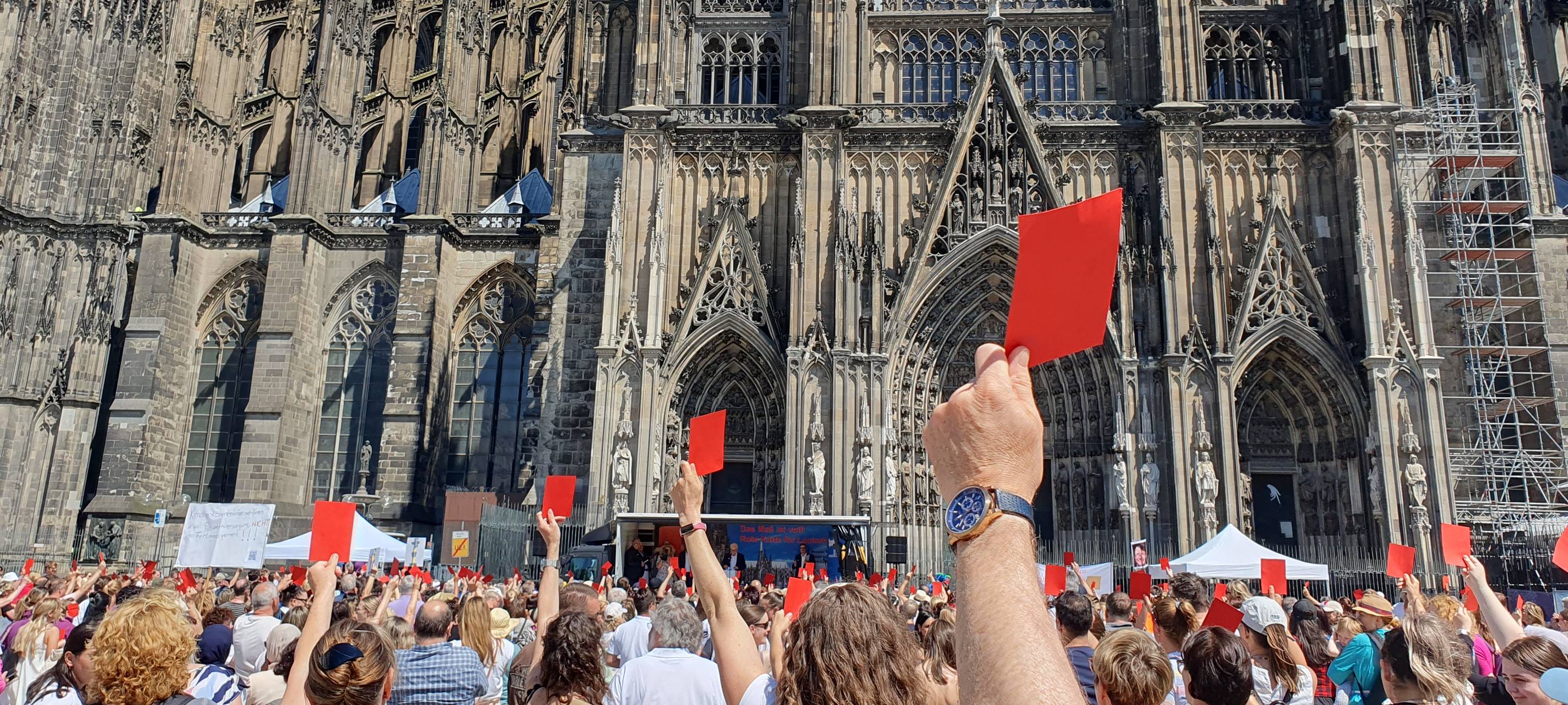 Zahnärzte protestieren auf dem Roncalliplatz