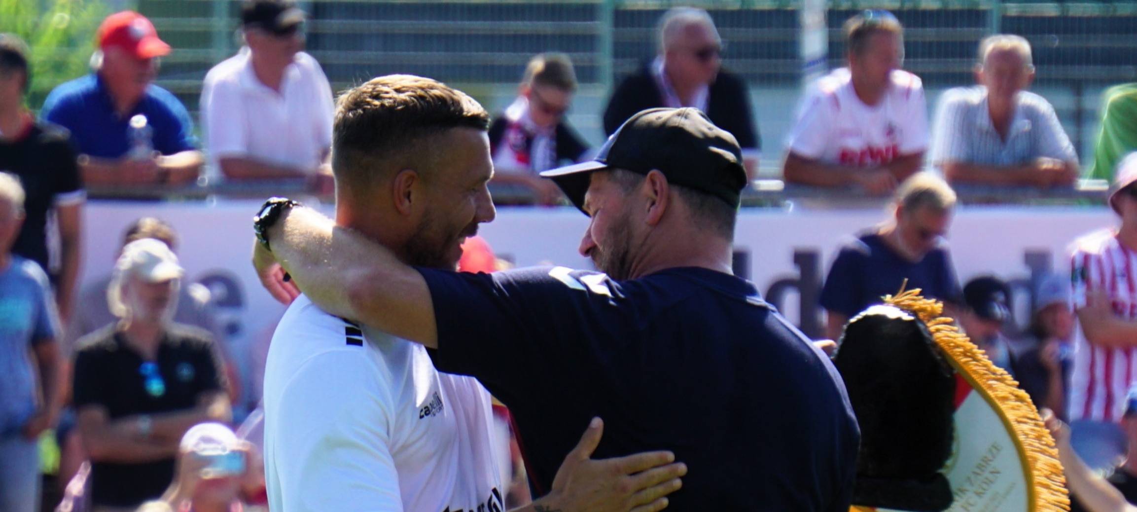 herzliche-umarmung, poldi-und-baumgart