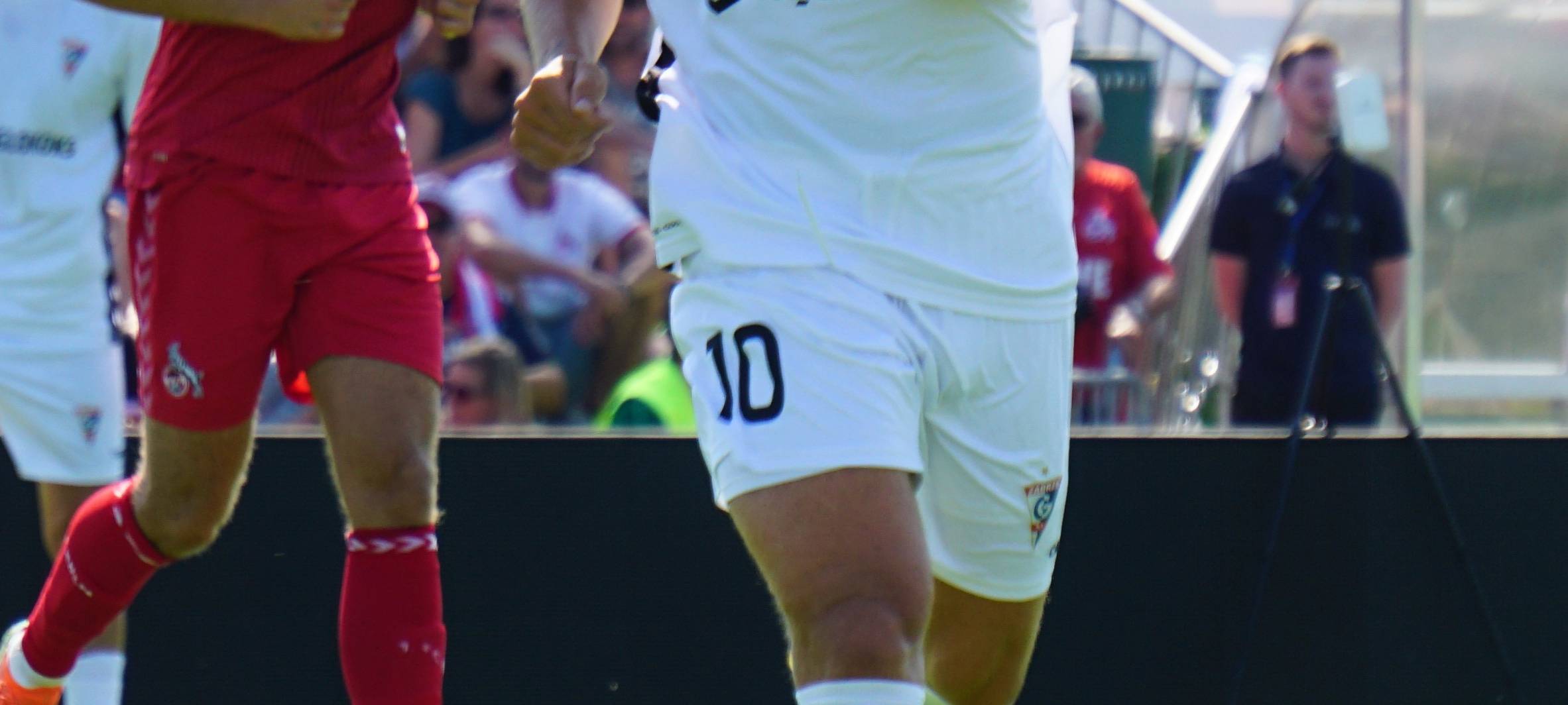 poldi-im-spiel-gegen-fc