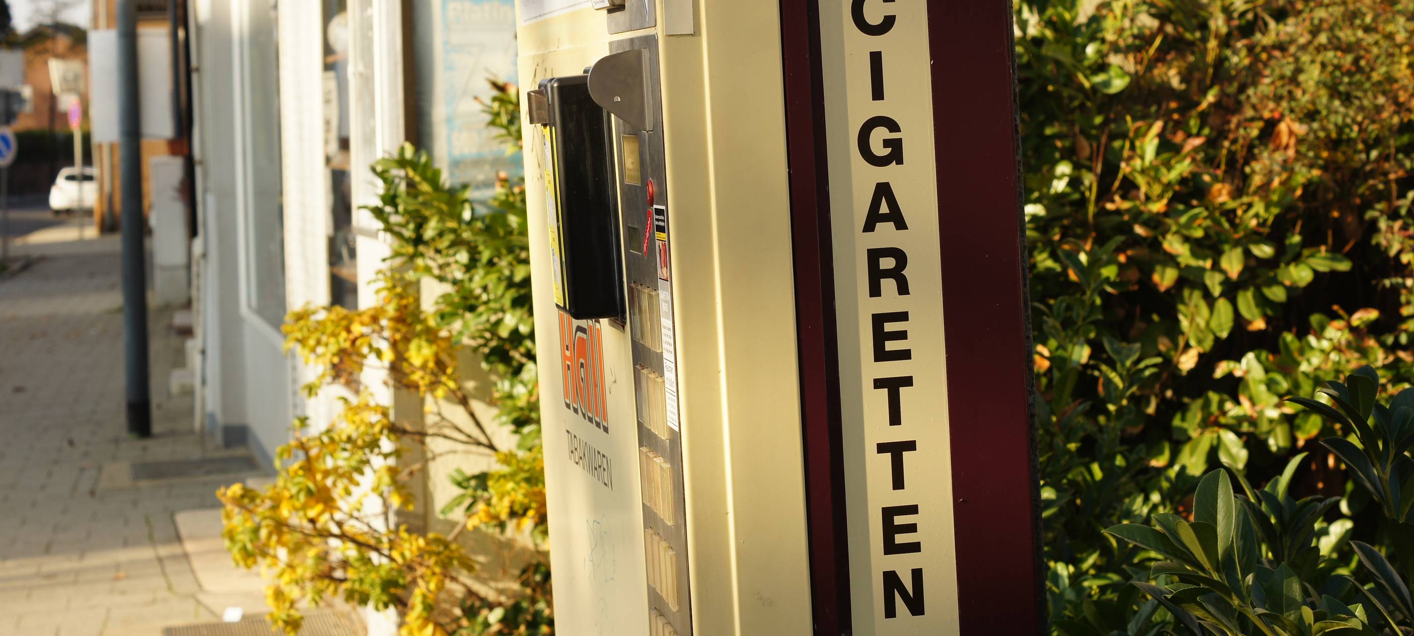 Unbekannte sprengen Zigarettenautomat in Bocklemünd